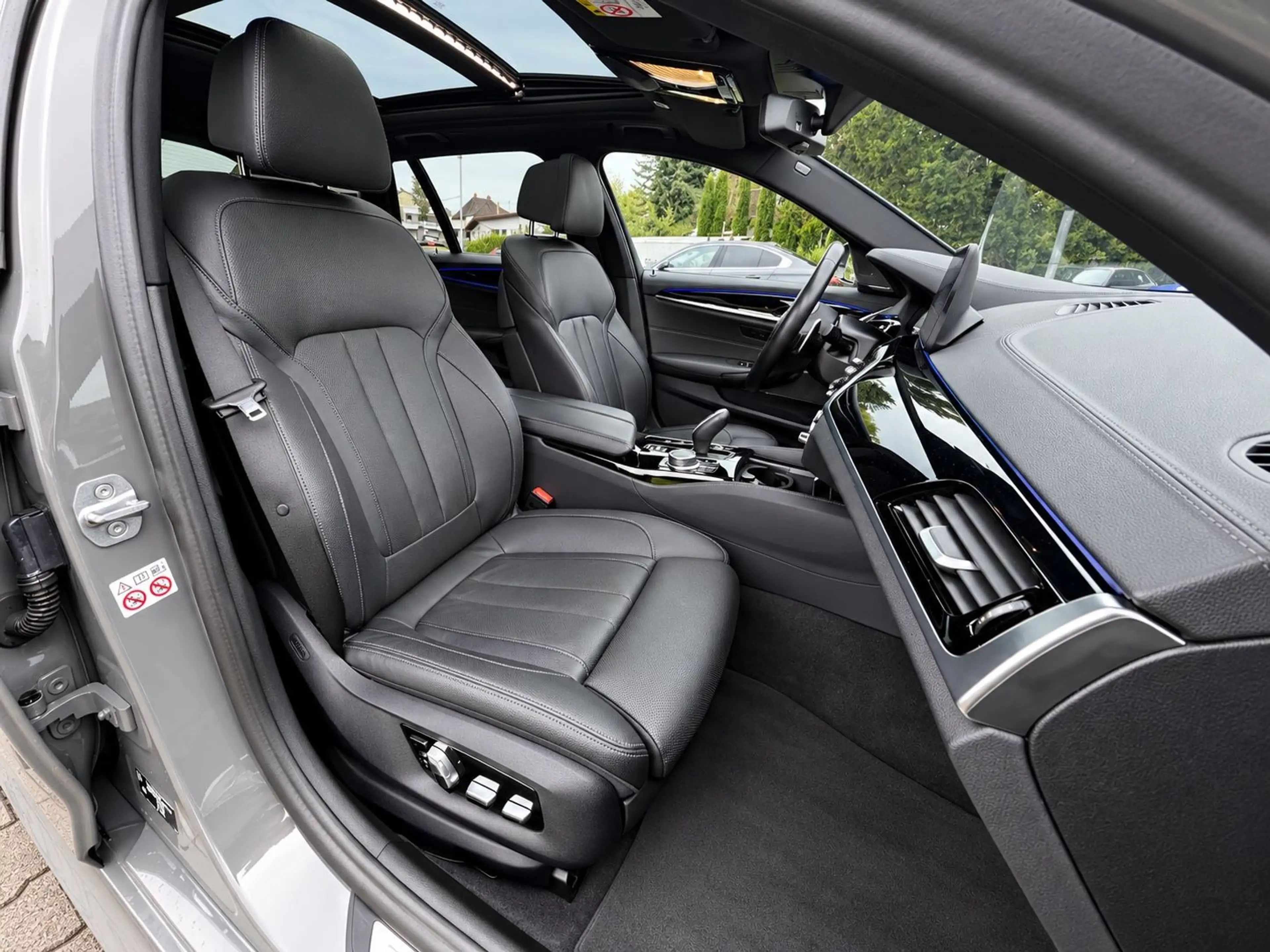 BMW 540 i T xDrive M Sport INDIVIDUAL *ABSOLUT VOLL* — photo 12