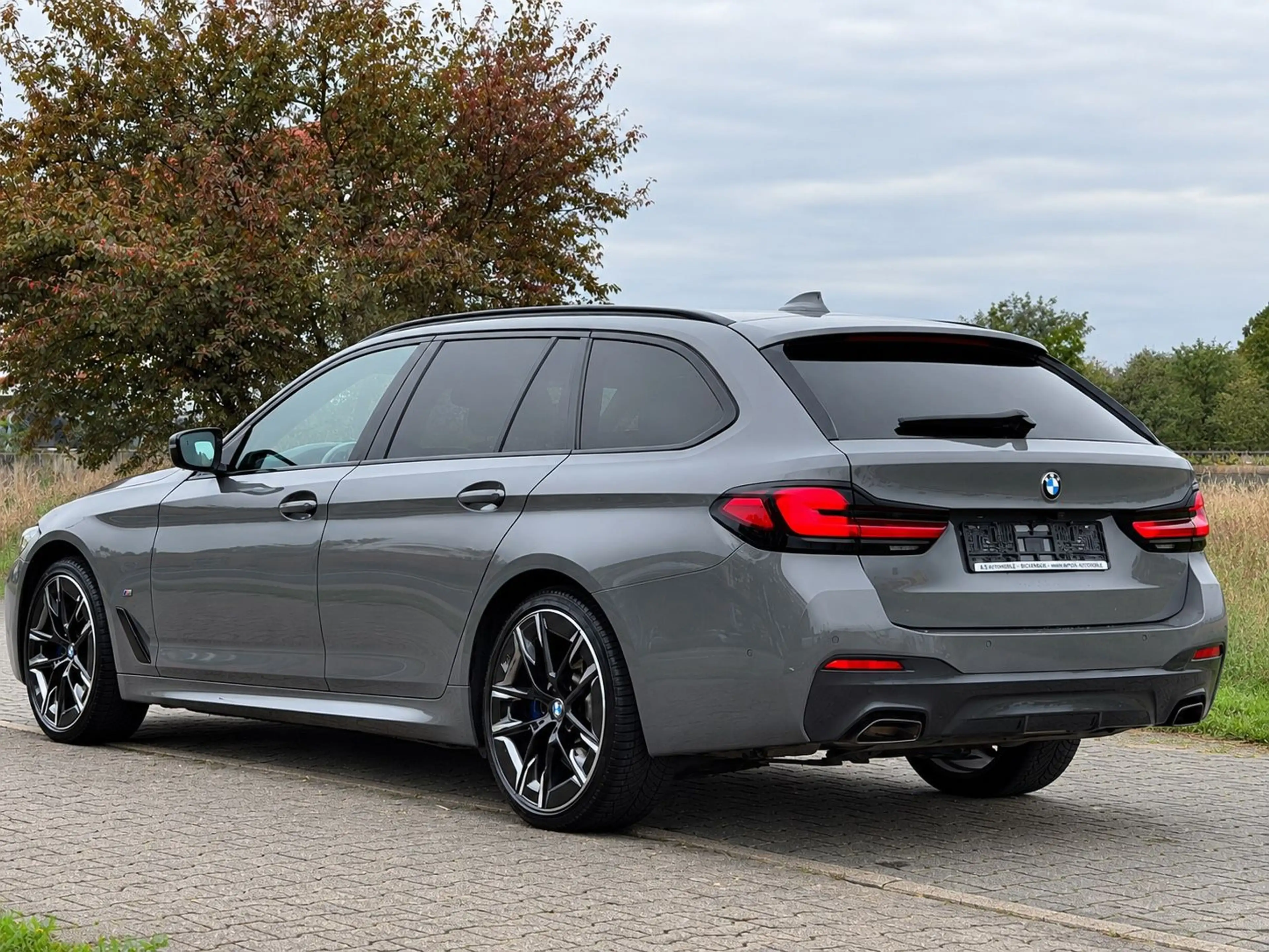 BMW 540 i T xDrive M Sport INDIVIDUAL *ABSOLUT VOLL* — photo 3