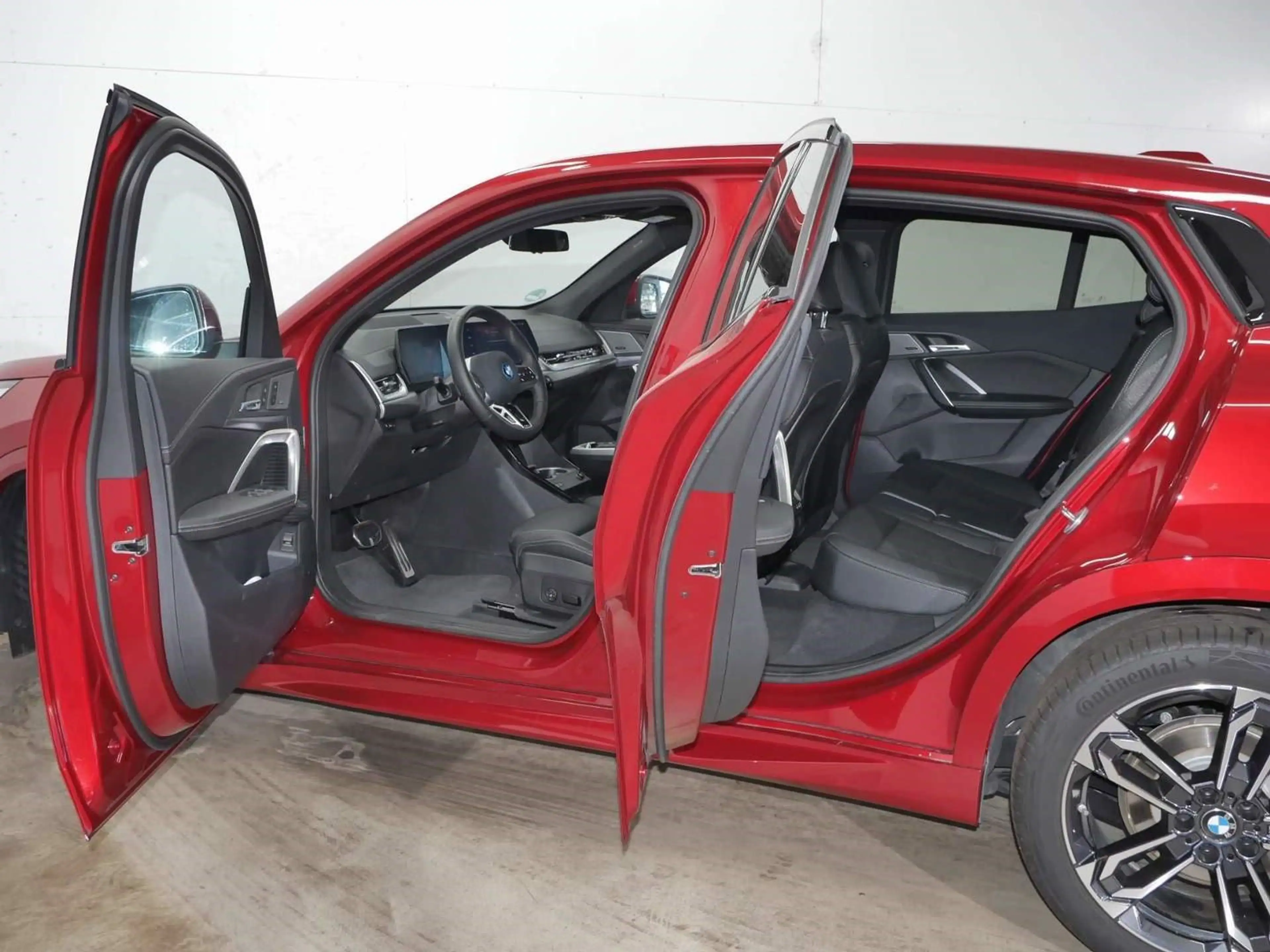 BMW iX2 xDrive30 |Aktivsitz |M Sportpaket |19 " LMR — photo 11