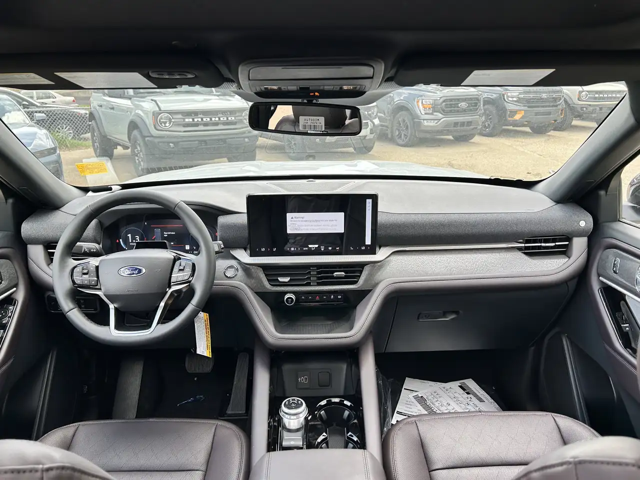 Ford Explorer снимка Ford Explorer
