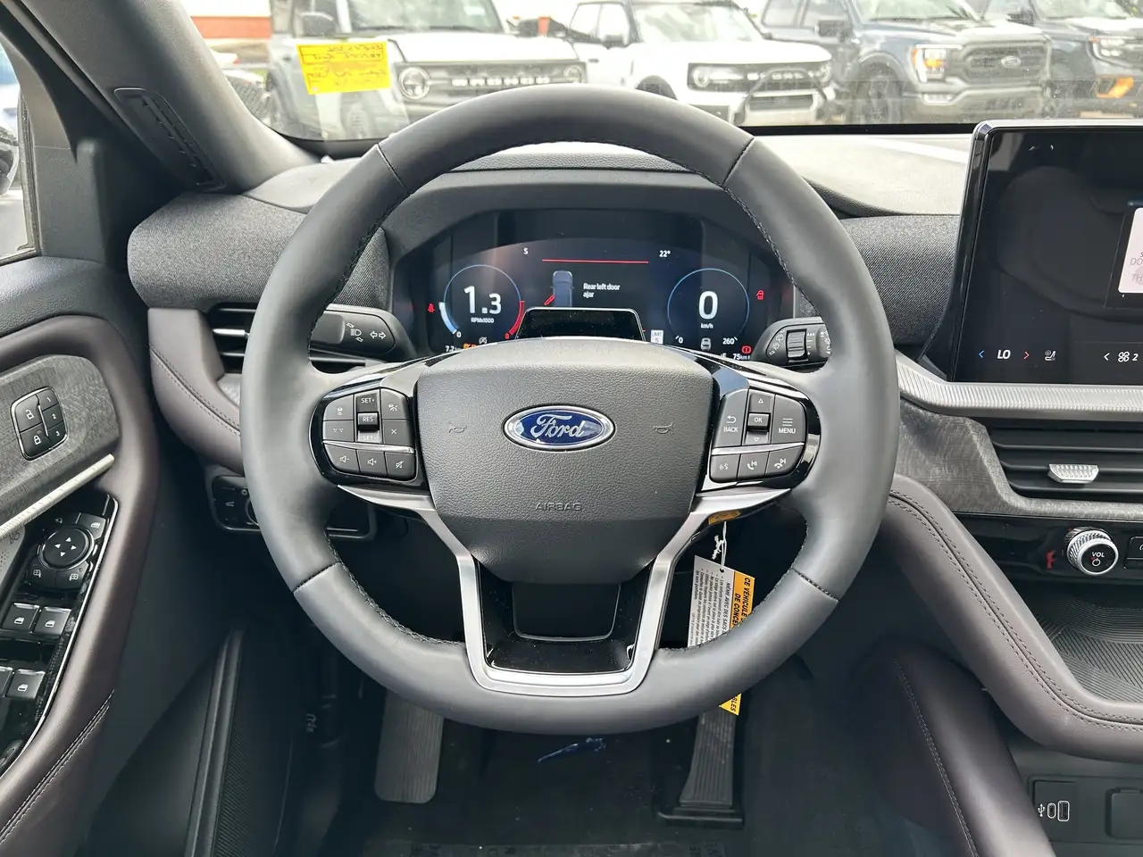Ford Explorer снимка Ford Explorer