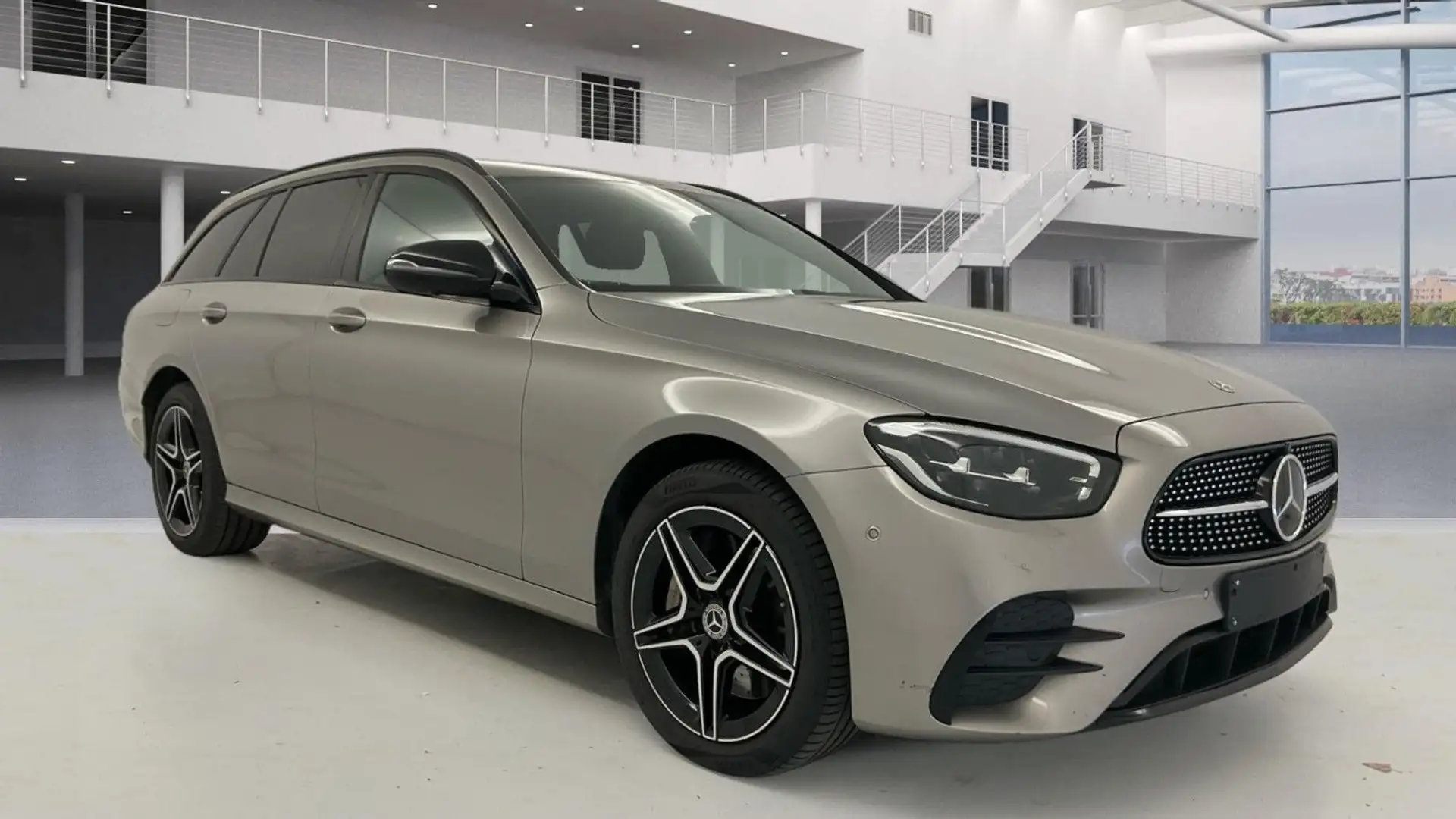 Mercedes-Benz E 300 de AMG ALLRAD Burmest*360*Night*AHK*Distro Silber - 1