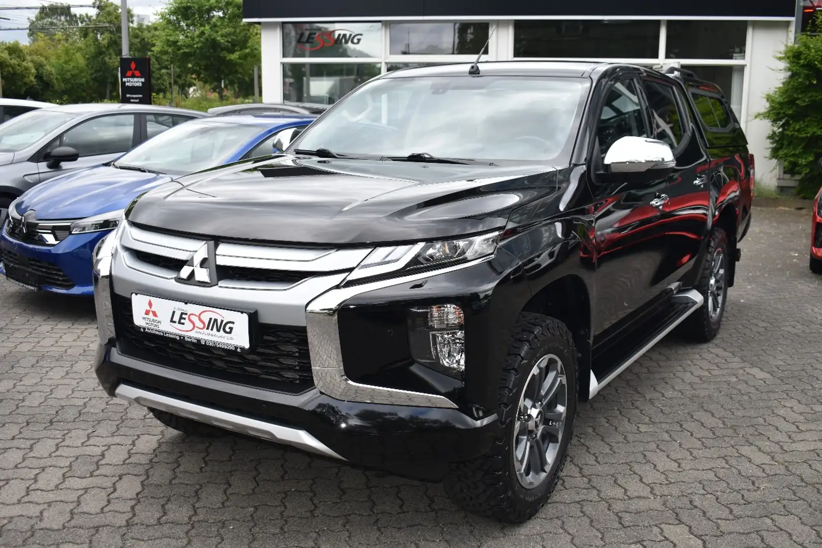 Mitsubishi L200 Doppelkabine Select 2.2 DI-D 4WD Automatik Schwarz - 1