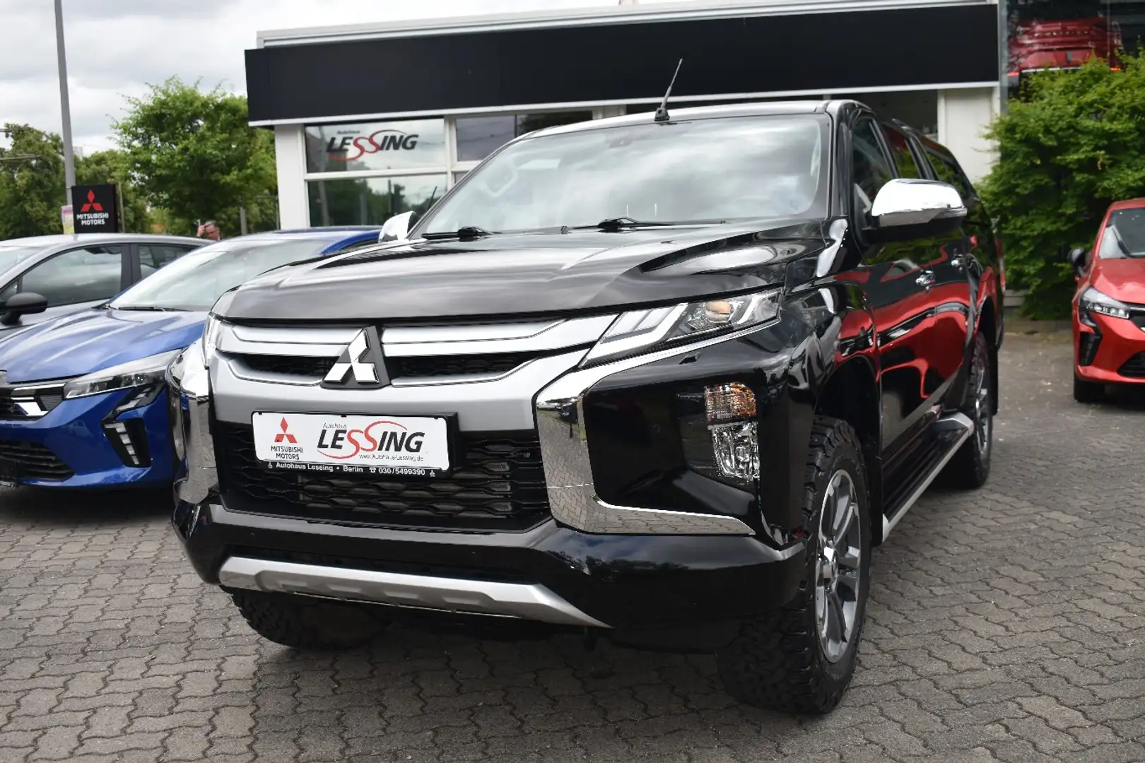 Mitsubishi L200 Doppelkabine Select 2.2 DI-D 4WD Automatik Black - 2