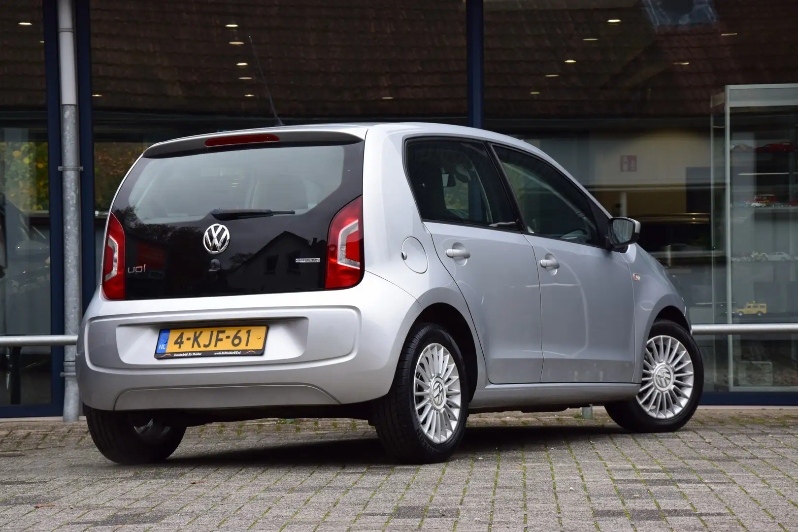 Volkswagen up! 1.0 high up! BlueMotion 5Deurs | Org. NL | Incl. N Gris - 2