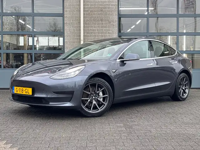 Tesla Model 3 Standard RWD Plus 60 kWh