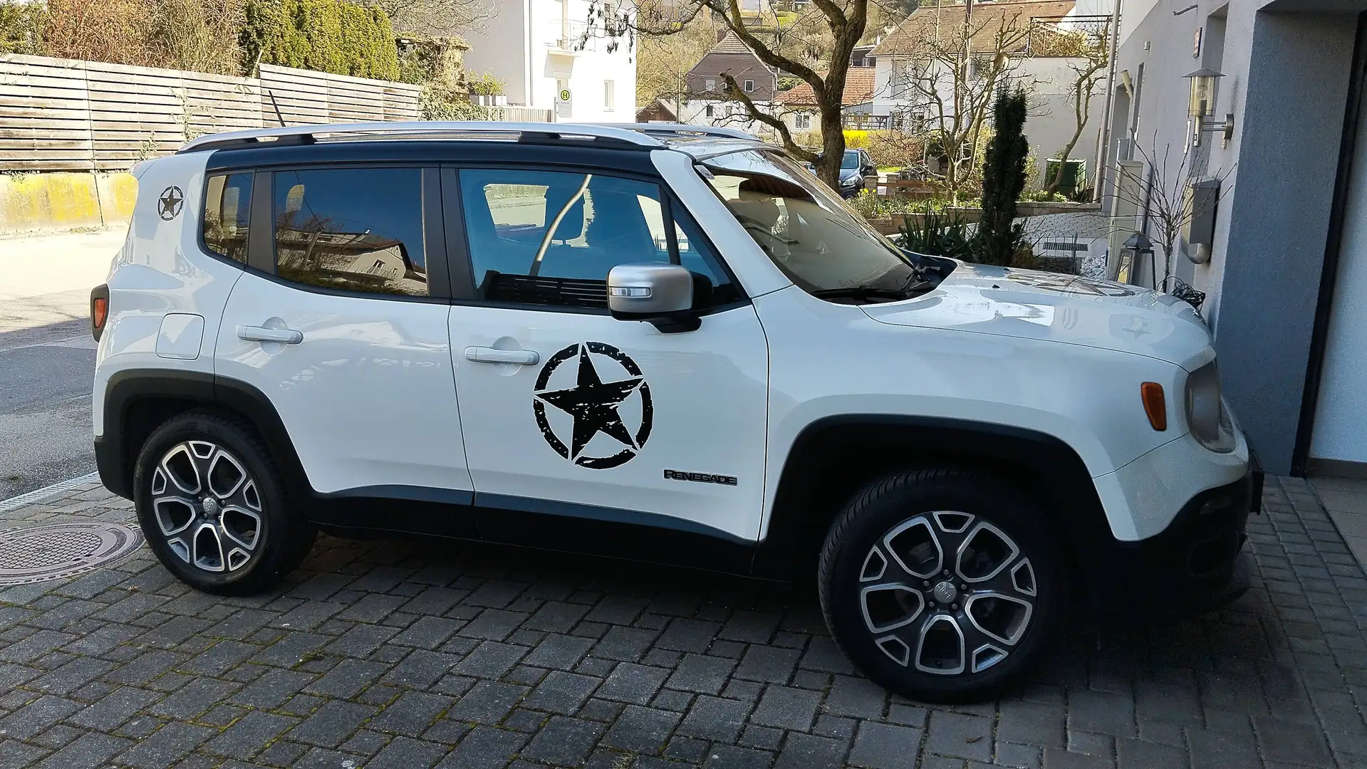 Jeep Renegade Renegade 1,6 MultiJet II 120 LimitedLimited Weiß - 1