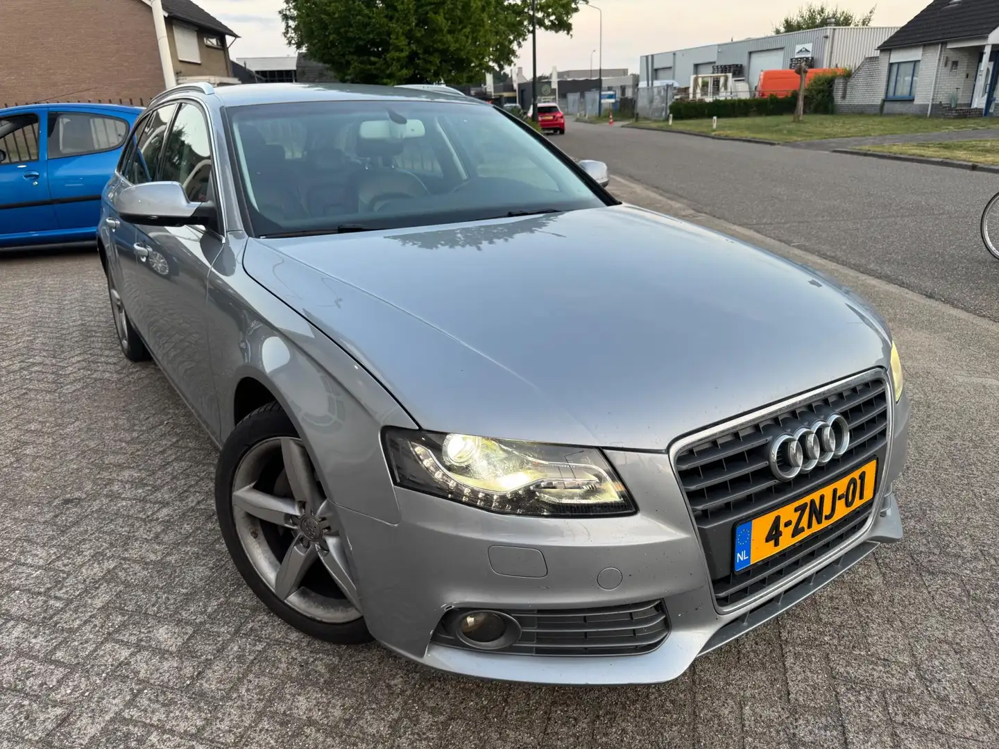 Audi A4 Avant 2.0 TFSI Pro Line S Xenon-LED,Trekhaak,Leder Grijs - 2