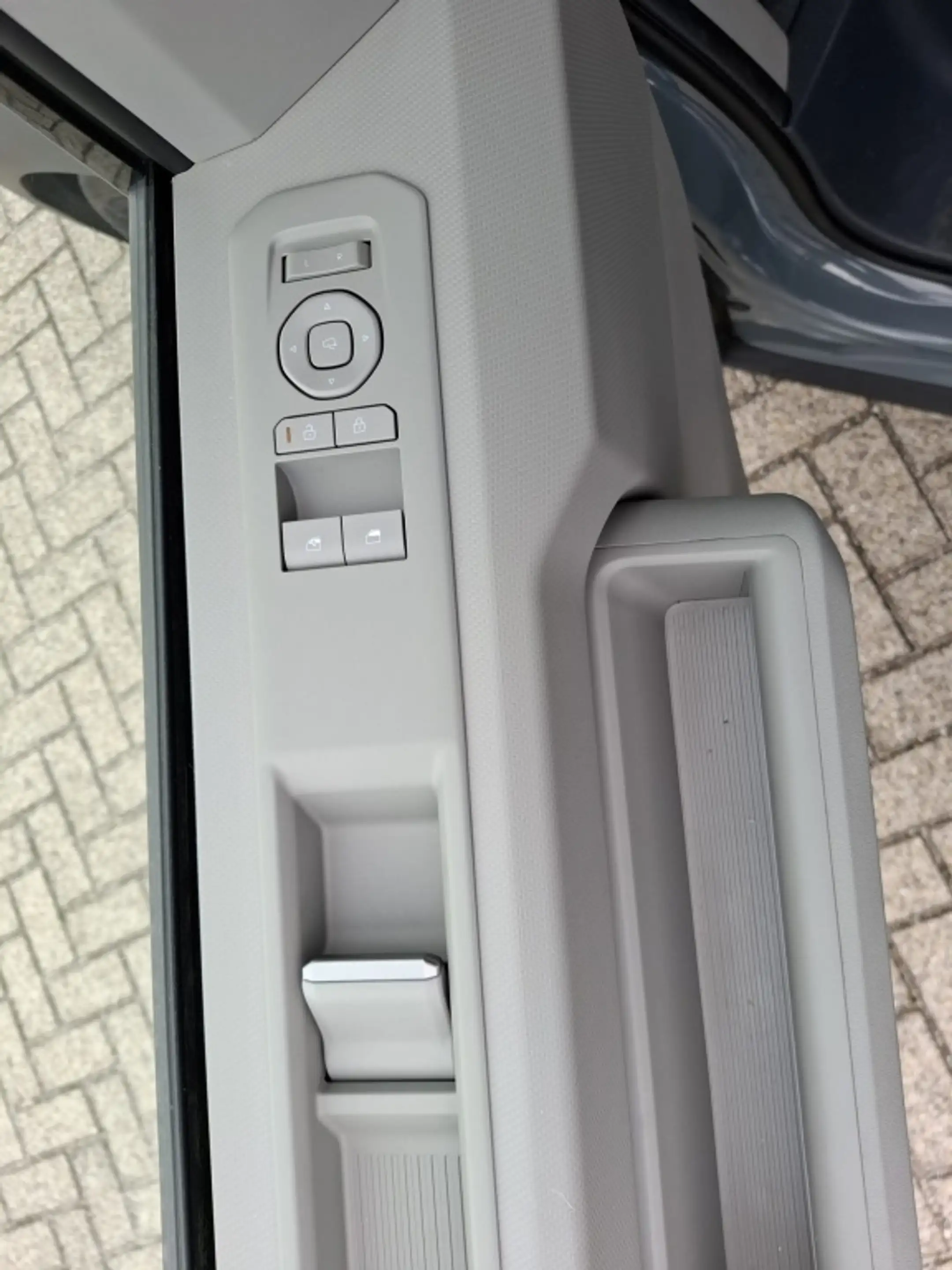 Kia PV5 Passenger Elite Executive 71.2 kWh — photo 13