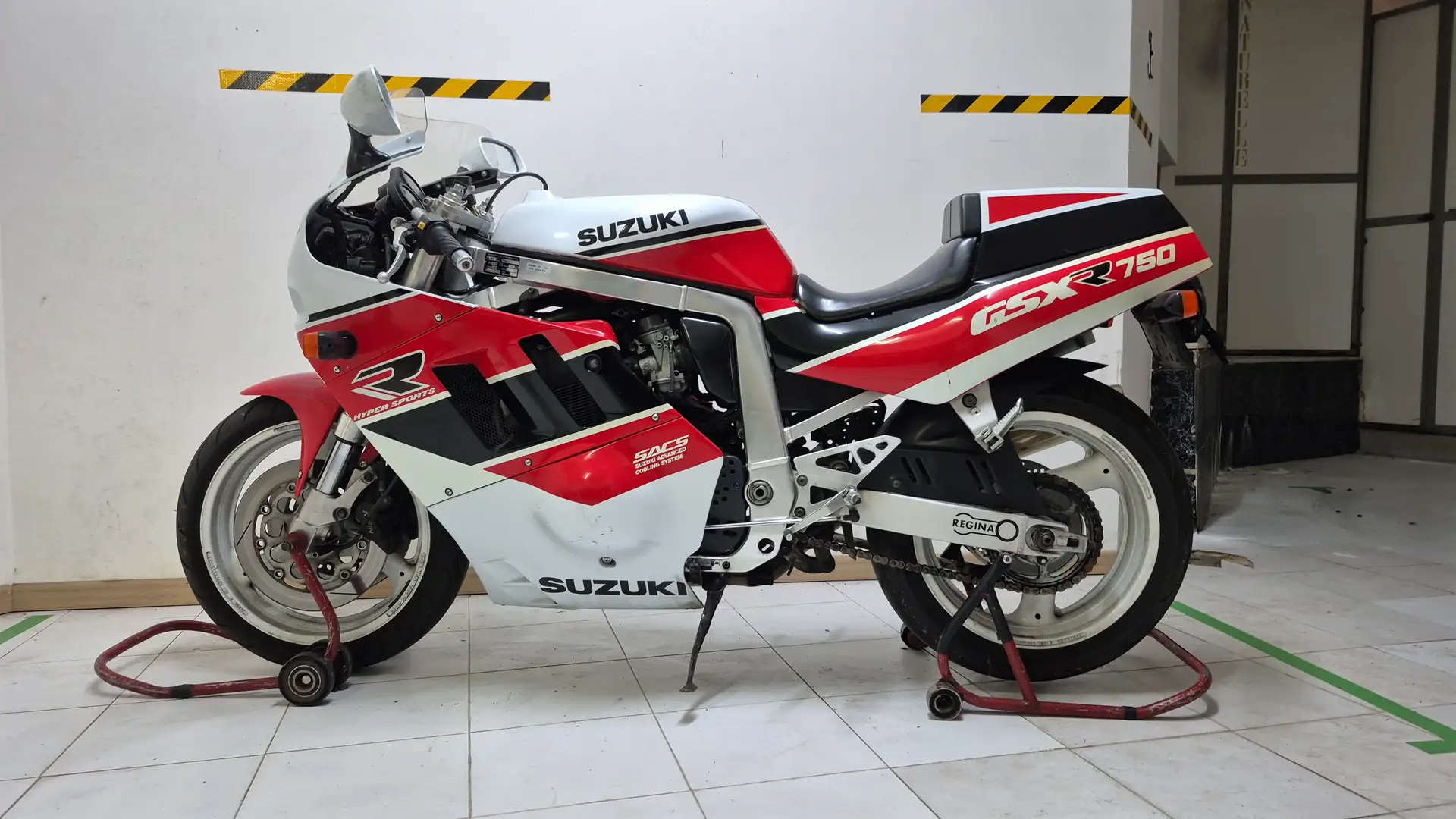 Suzuki GSX-R 750 Blanco - 1