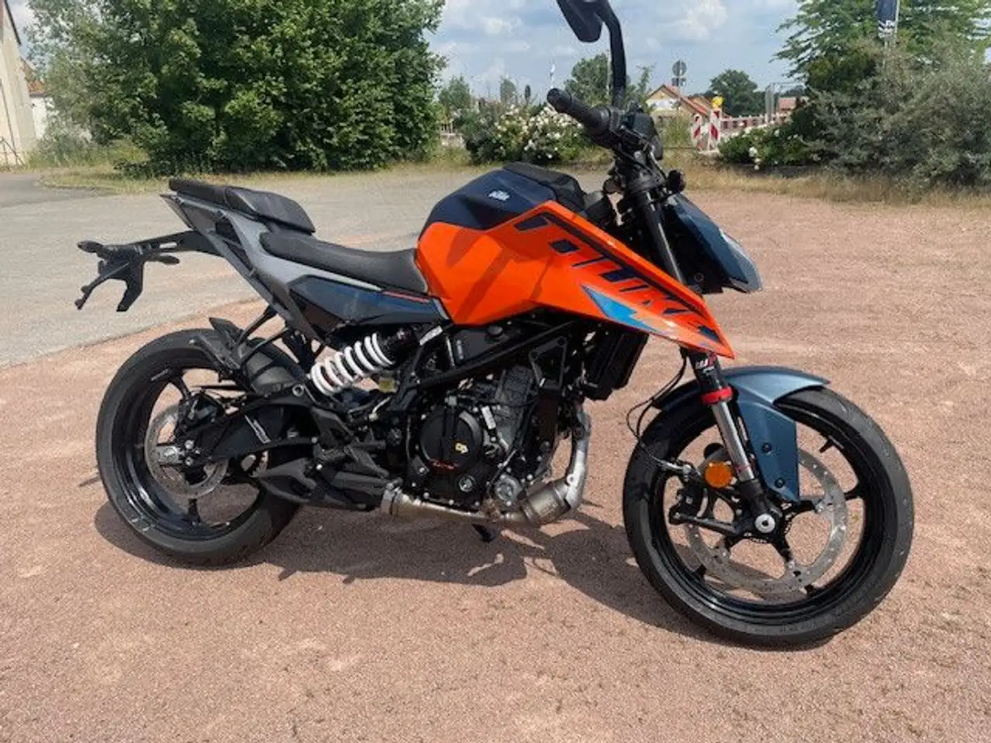 KTM 125 Duke MY24 ab 0,0% Finanzierung Albastru - 2