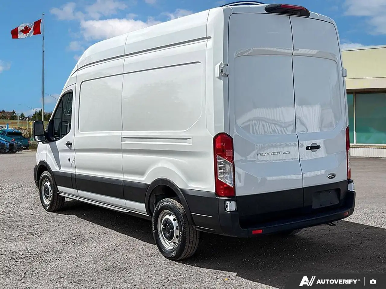 Ford Transit Cargo Van снимка Ford Transit Cargo Van