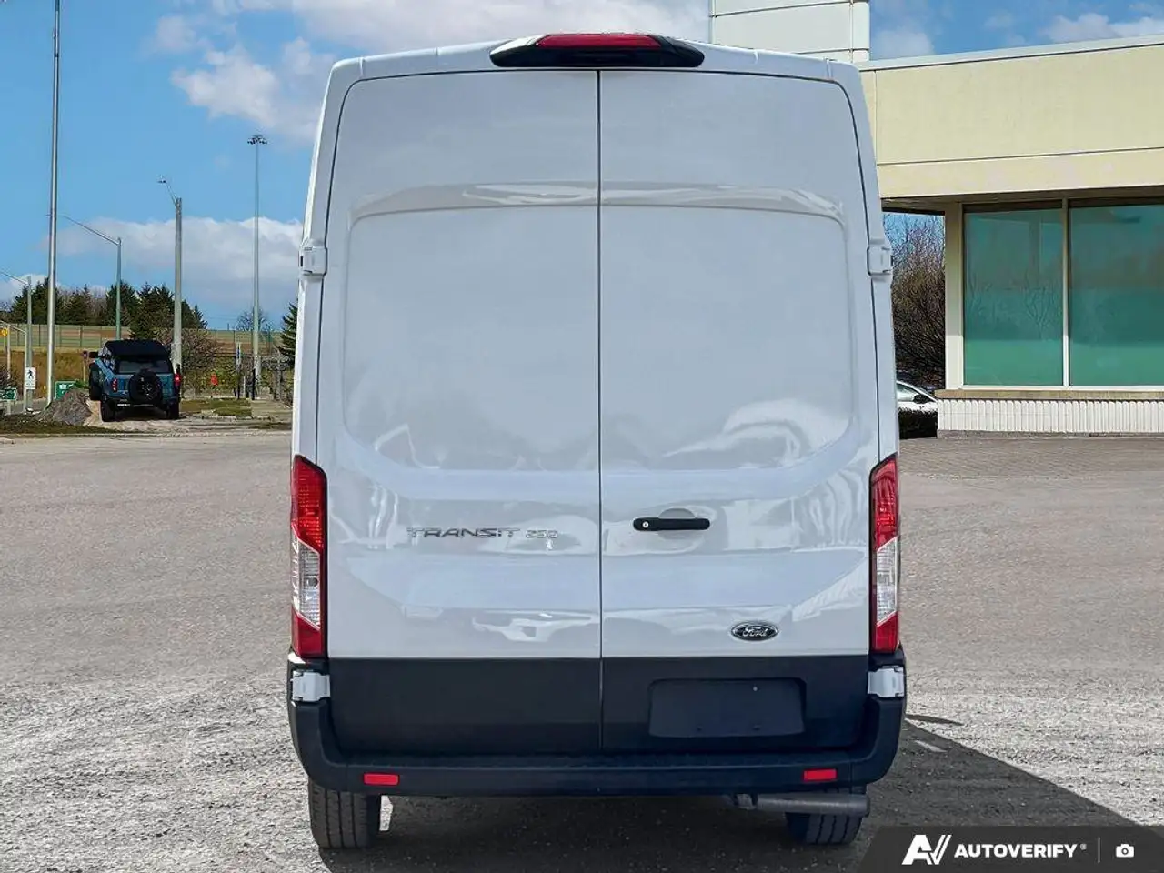 Ford Transit Cargo Van снимка Ford Transit Cargo Van