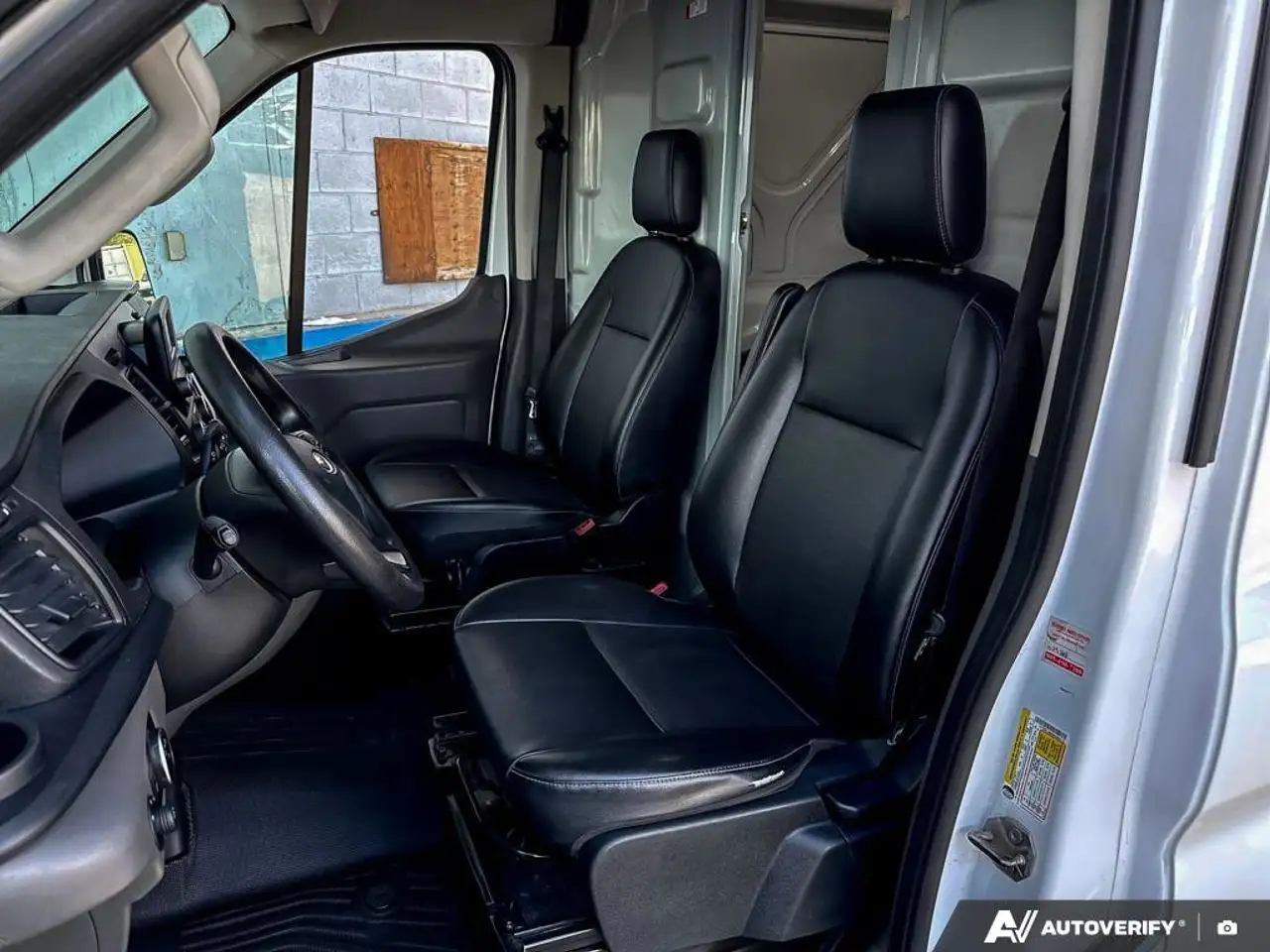 Ford Transit Cargo Van снимка Ford Transit Cargo Van