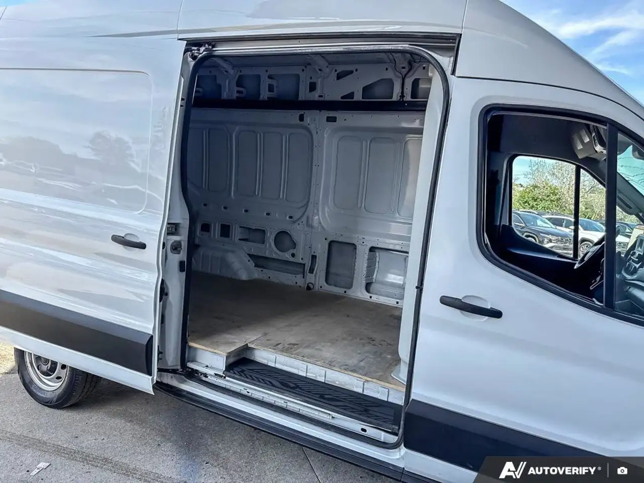 Ford Transit Cargo Van снимка Ford Transit Cargo Van