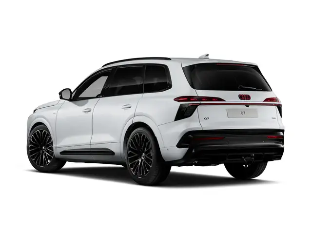 Audi Q7 view 5