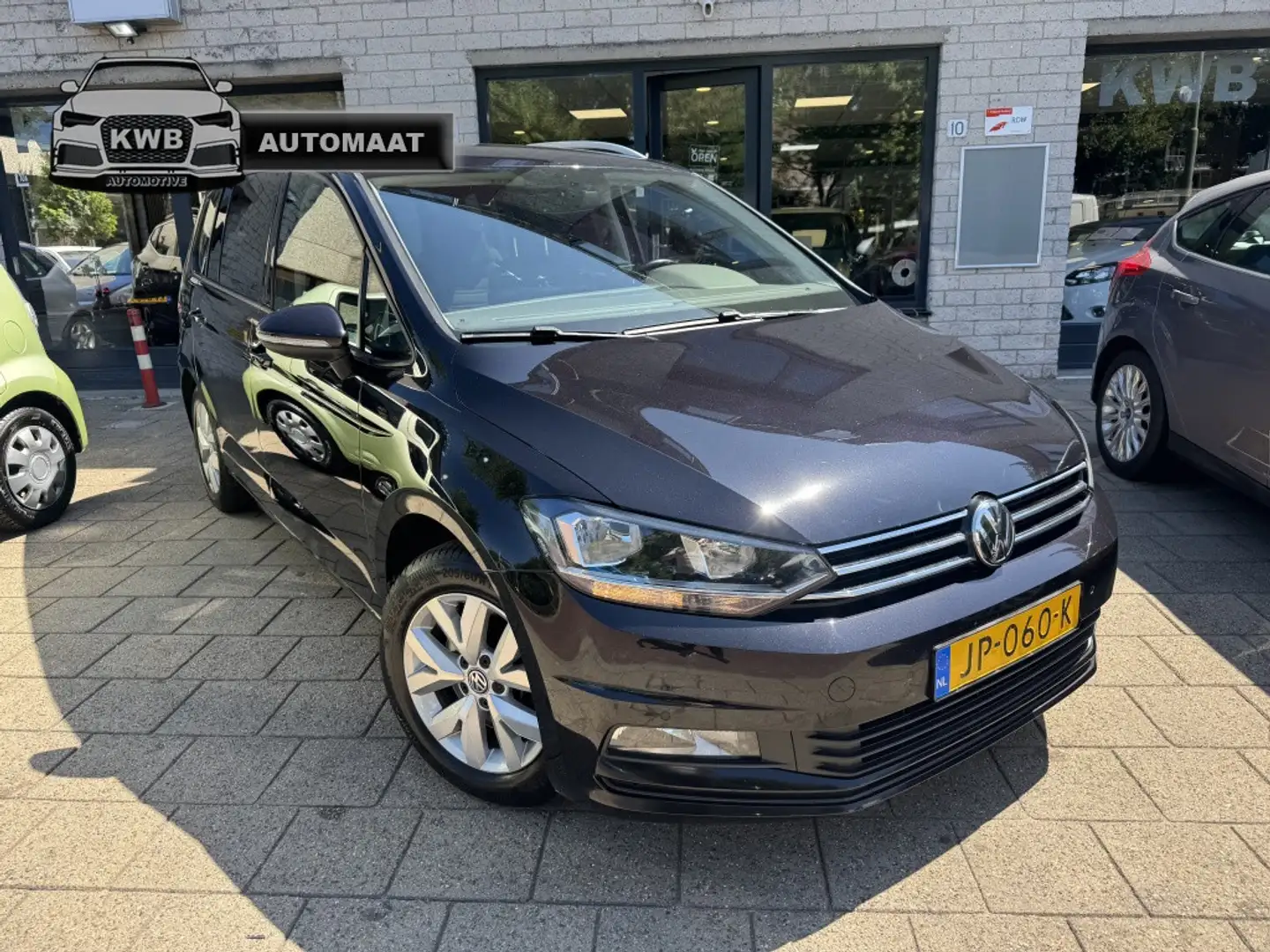 Volkswagen Touran 1.4 TSI Automaat Volledig onderhouden Navi Zwart - 1