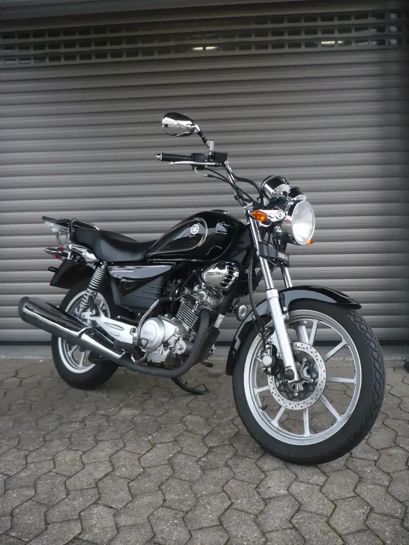 Yamaha YBR 125 Custom Schwarz - 1