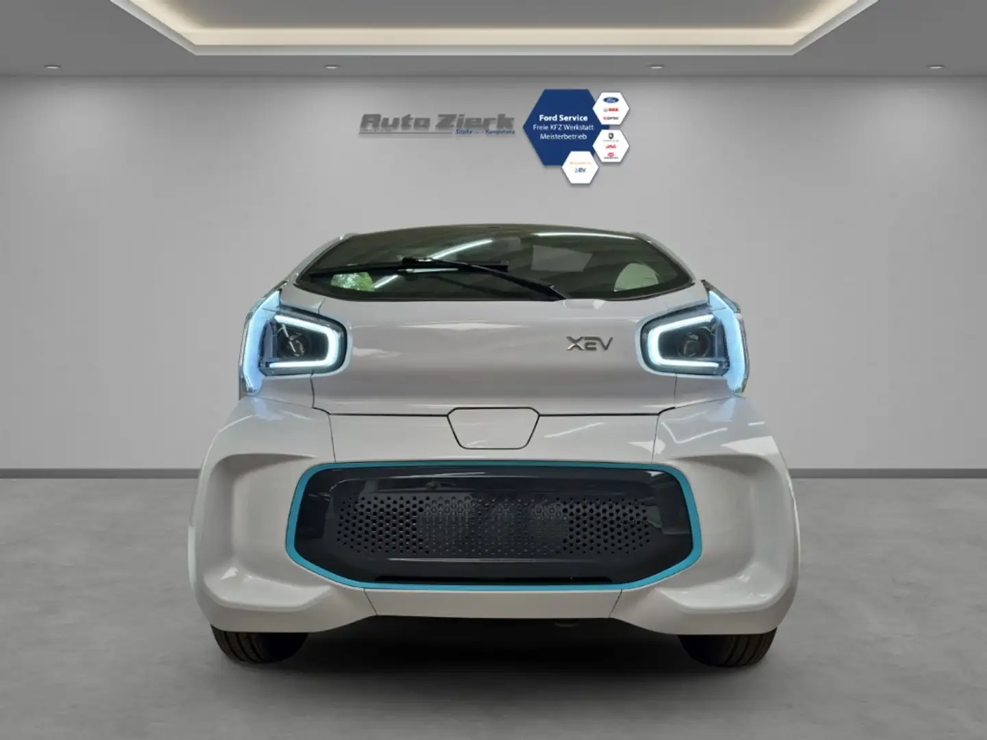 XEV Yoyo Autom. 100 % elektrisch  AppleCar Play Weiß - 2