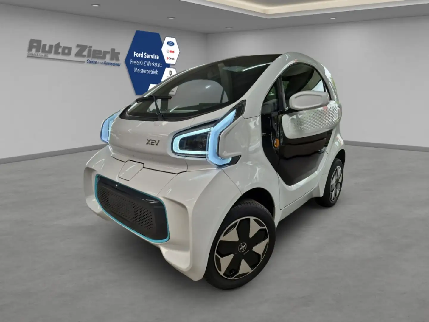 XEV Yoyo Autom. 100 % elektrisch  AppleCar Play Weiß - 1