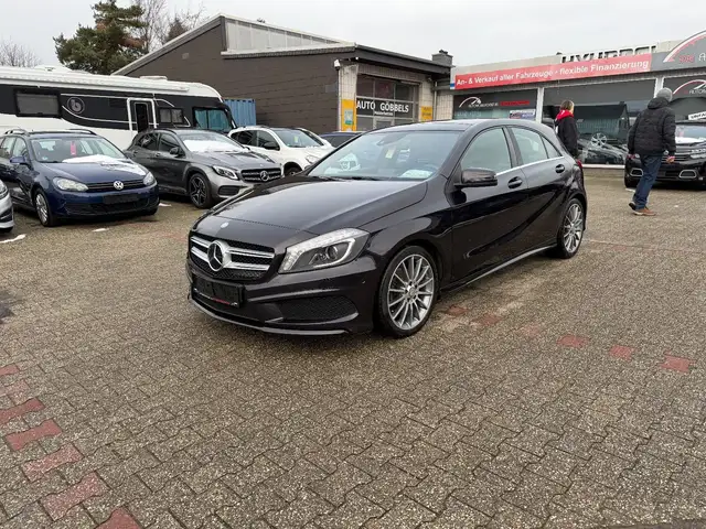 Mercedes-Benz A 180 BE PANO AMG H&K Sound ILS DESIGNO LILA!