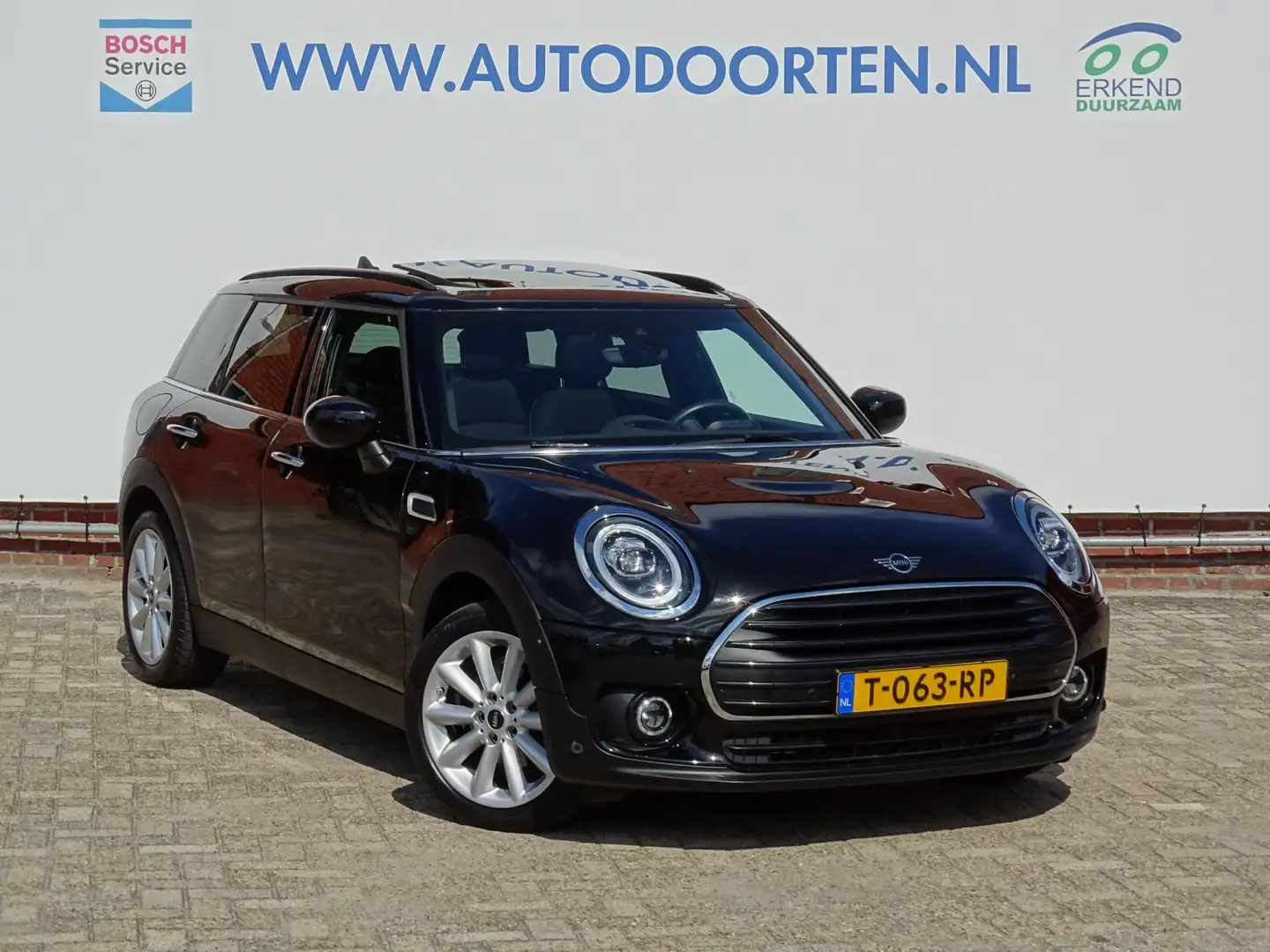 MINI Cooper Clubman Mini 1.5 Chili |Pano|Aut|Stoelverwarming|Keyless Zwart - 1