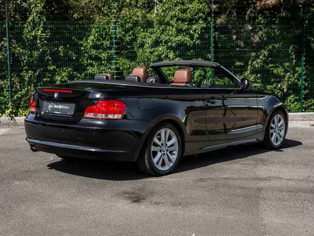 BMW 1 Series view 9