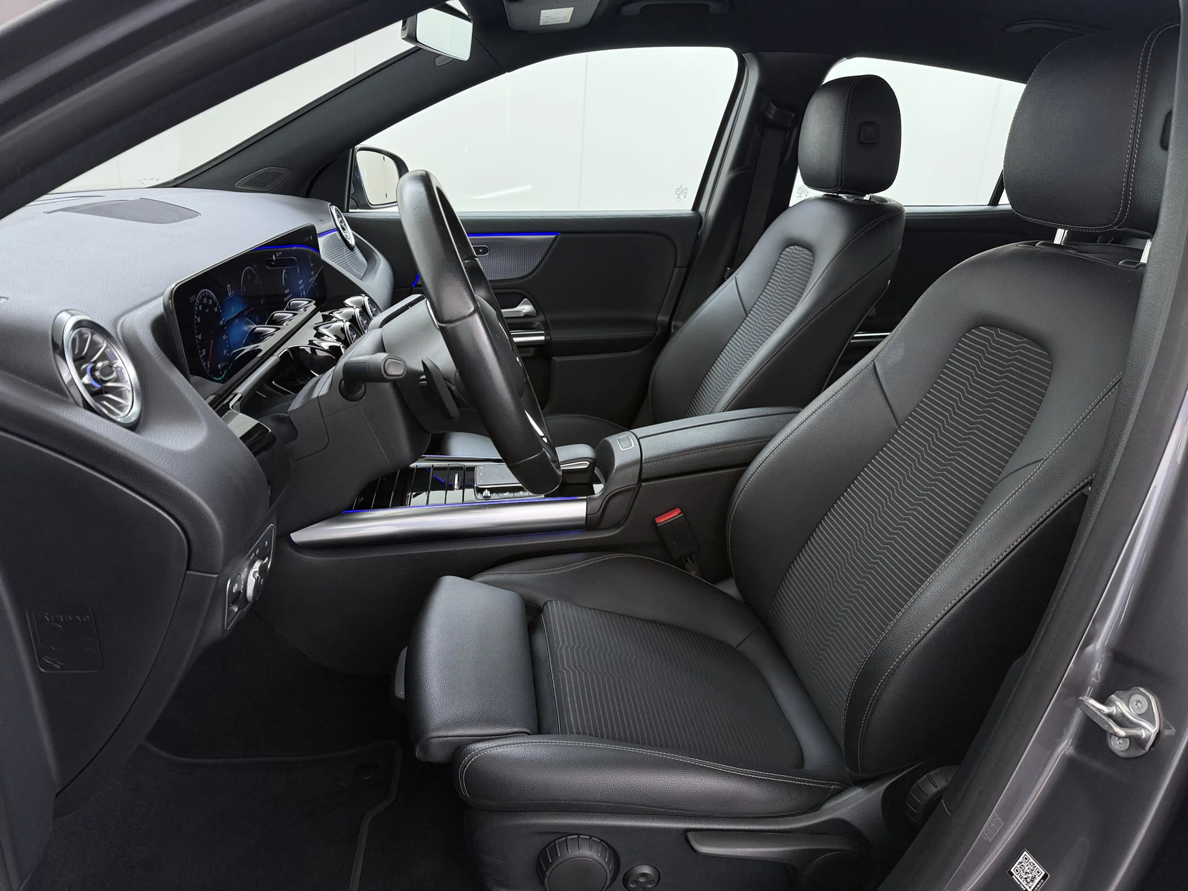 Mercedes-Benz EQA 250 Business Solution Luxury 67kWh SOH 96% Adap.Cruise — photo 10
