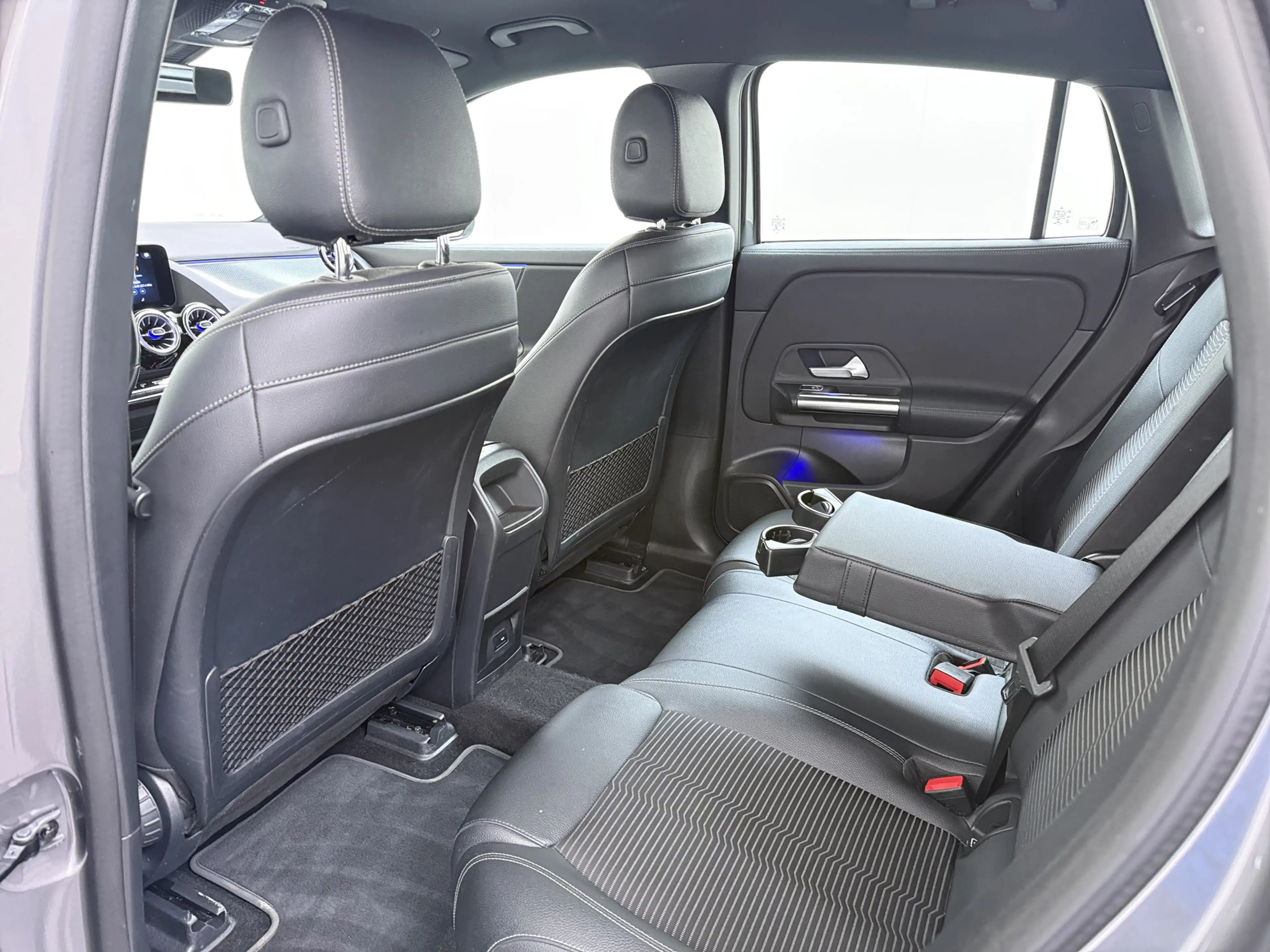 Mercedes-Benz EQA 250 Business Solution Luxury 67kWh SOH 96% Adap.Cruise — photo 11
