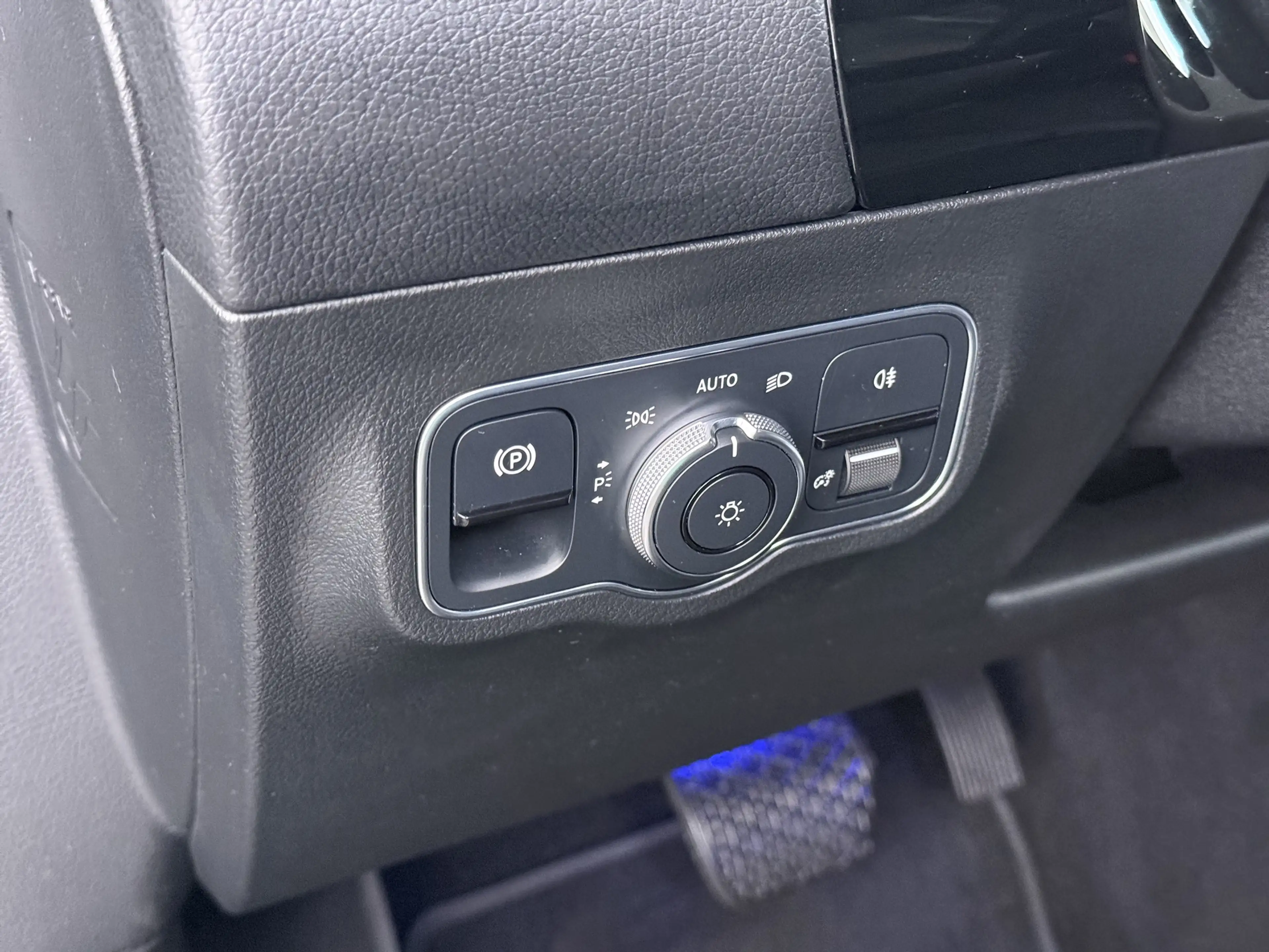 Mercedes-Benz EQA 250 Business Solution Luxury 67kWh SOH 96% Adap.Cruise — photo 28