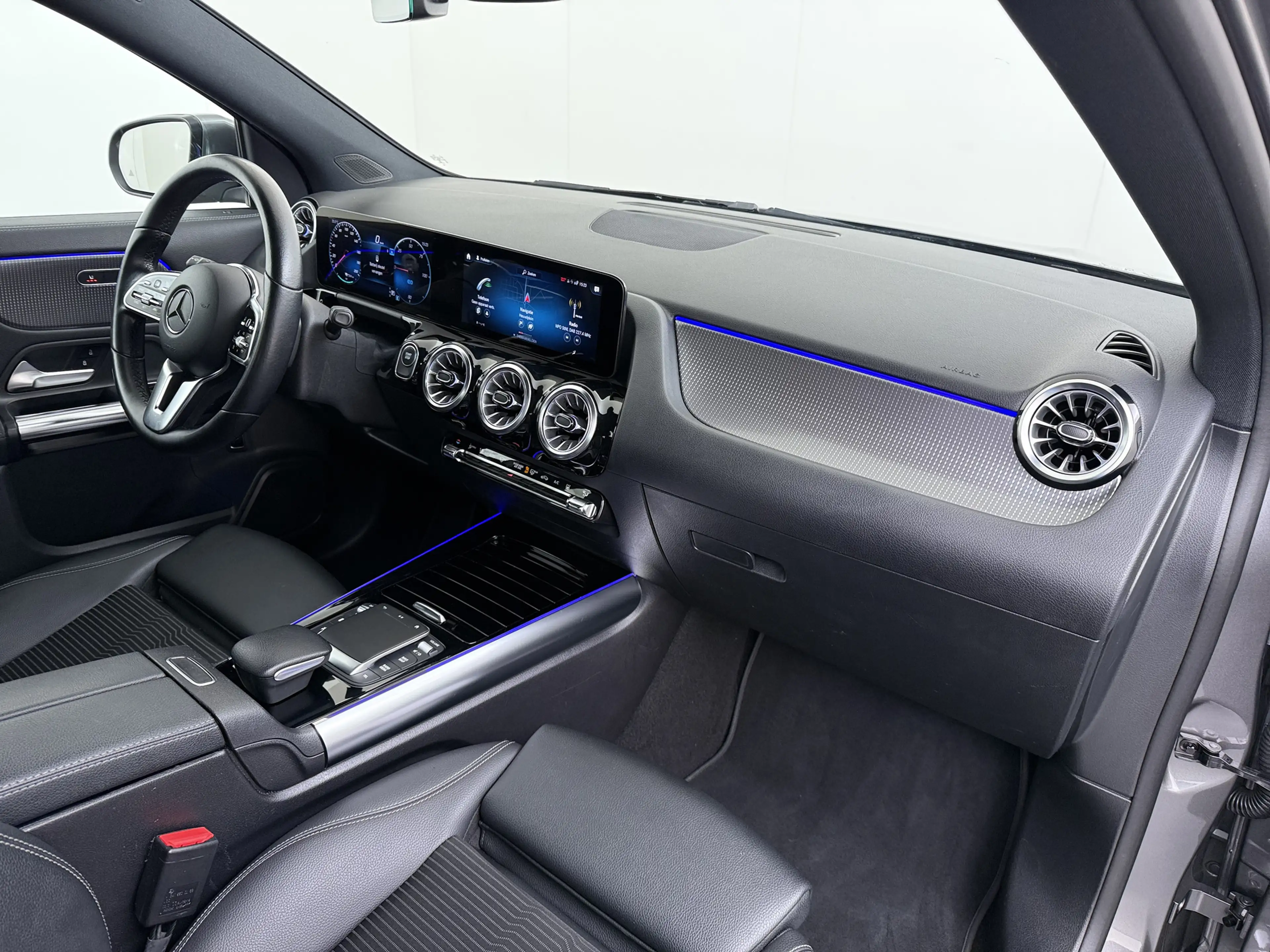 Mercedes-Benz EQA 250 Business Solution Luxury 67kWh SOH 96% Adap.Cruise — photo 34