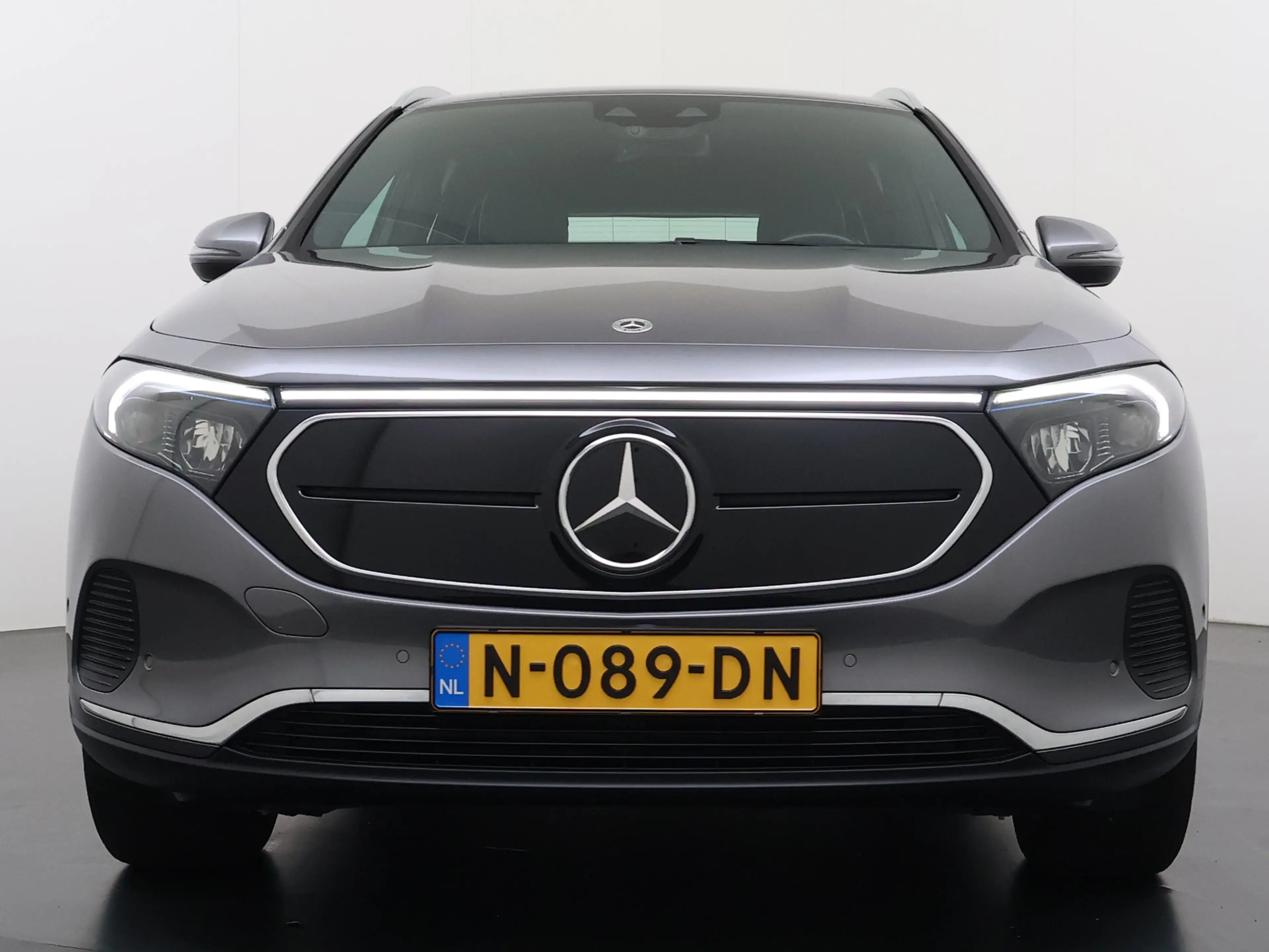 Mercedes-Benz EQA 250 Business Solution Luxury 67kWh SOH 96% Adap.Cruise — photo 40
