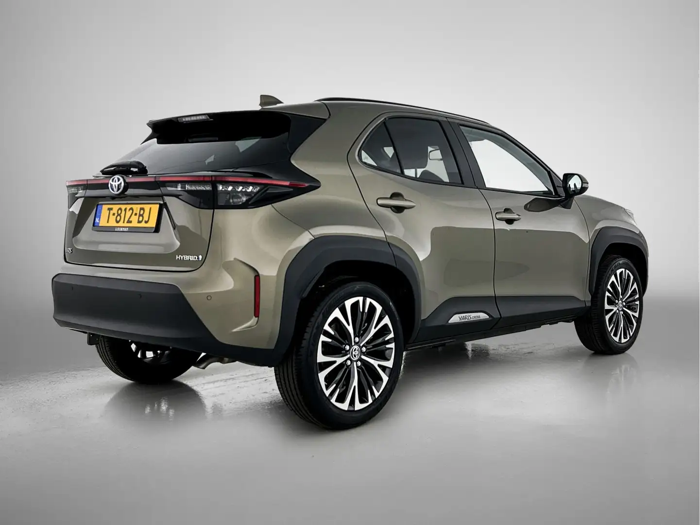 Toyota Yaris Cross 1.5 Hybrid Executive | Blindspot | Apple Carplay | Beige - 2