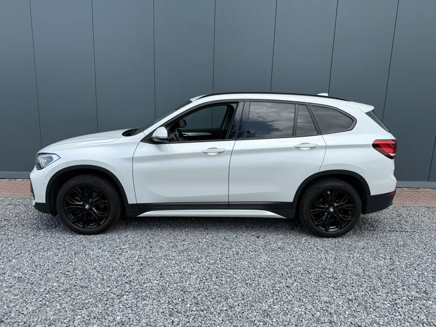 BMW X1 s-Drive18i 140pk High Executive Bianco - 2