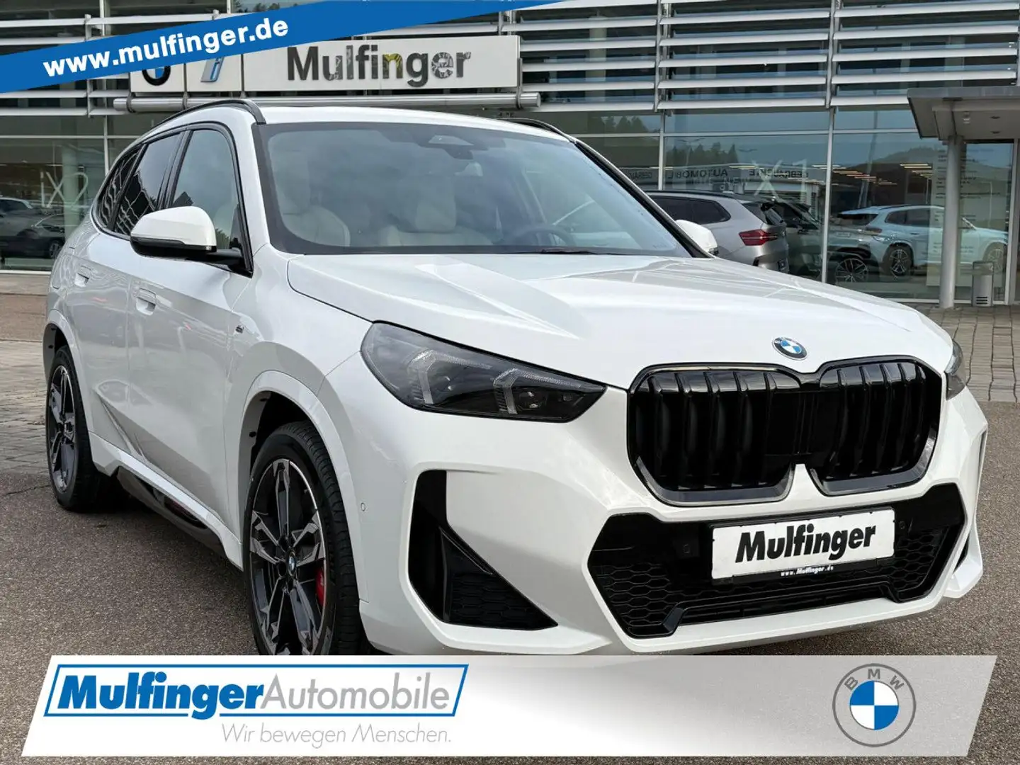 BMW X1 sDrive20i M Sport Pro Pano LED AHK 19" PDC Weiß - 1