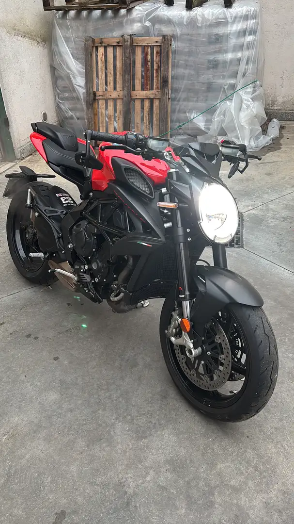 MV Agusta Brutale 800 Rot - 2