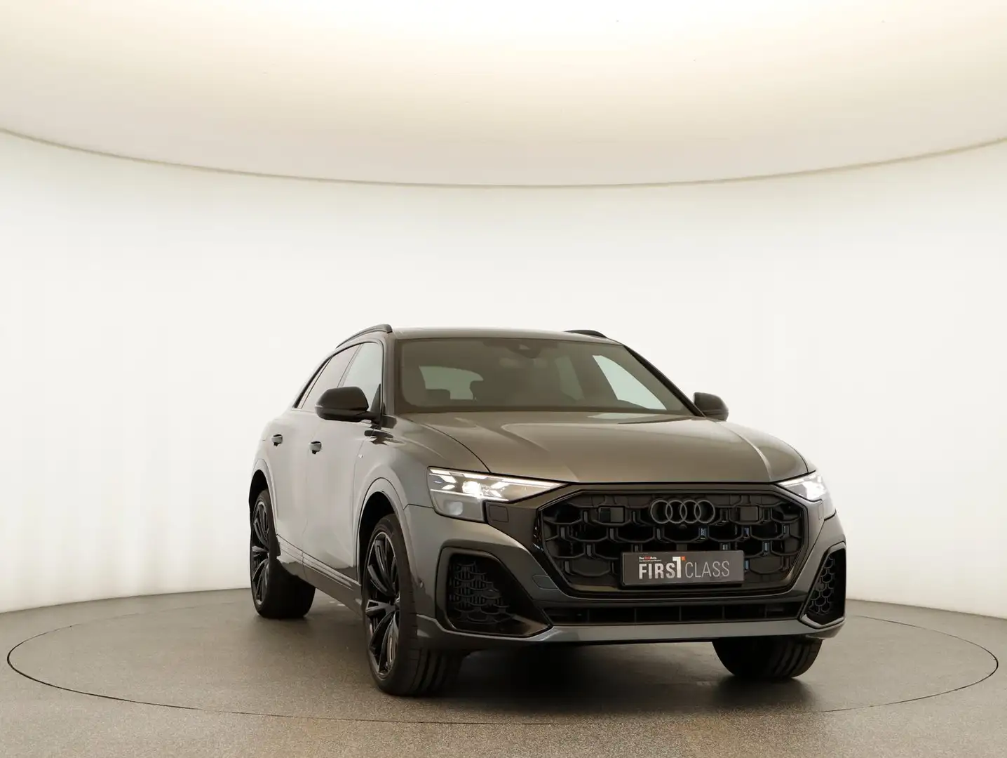 Audi Q8 e-hybrid quattro 360 kW Grau - 2