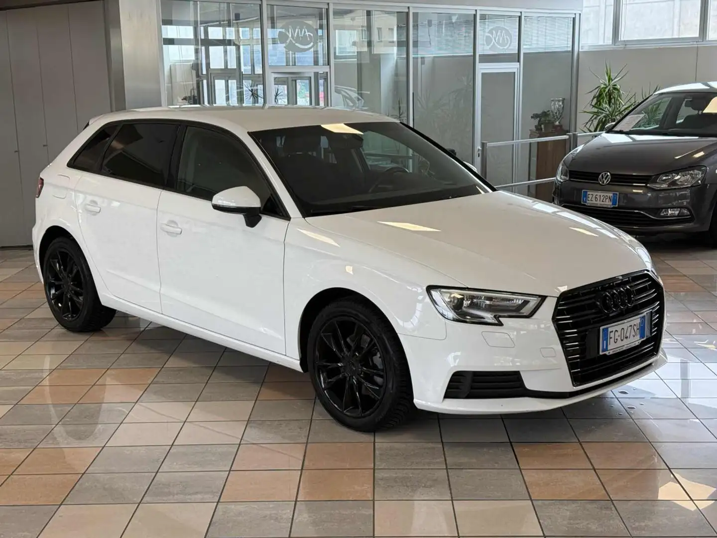 Audi A3 SPB 1.6 TDI Sport Bianco - 2