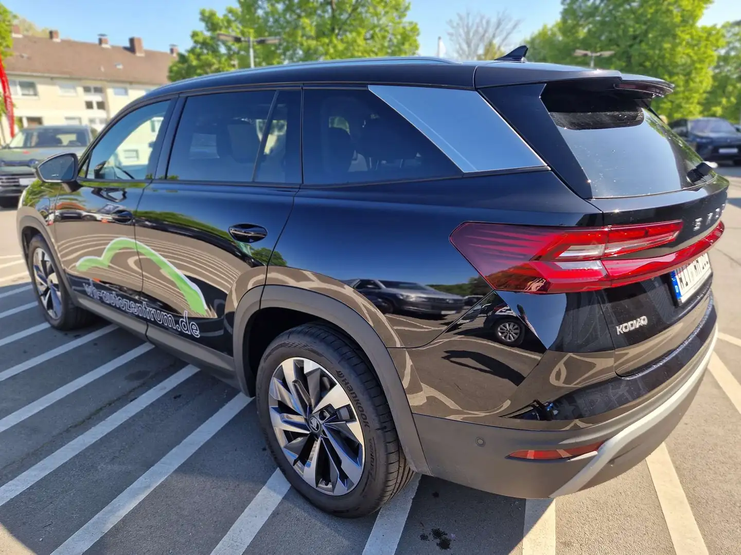Skoda Kodiaq 1,5 iV DSG Selection PANORAMA AHK NAVI CANTON M... Schwarz - 2