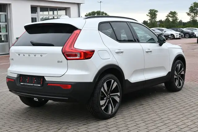 Volvo XC40 view 5