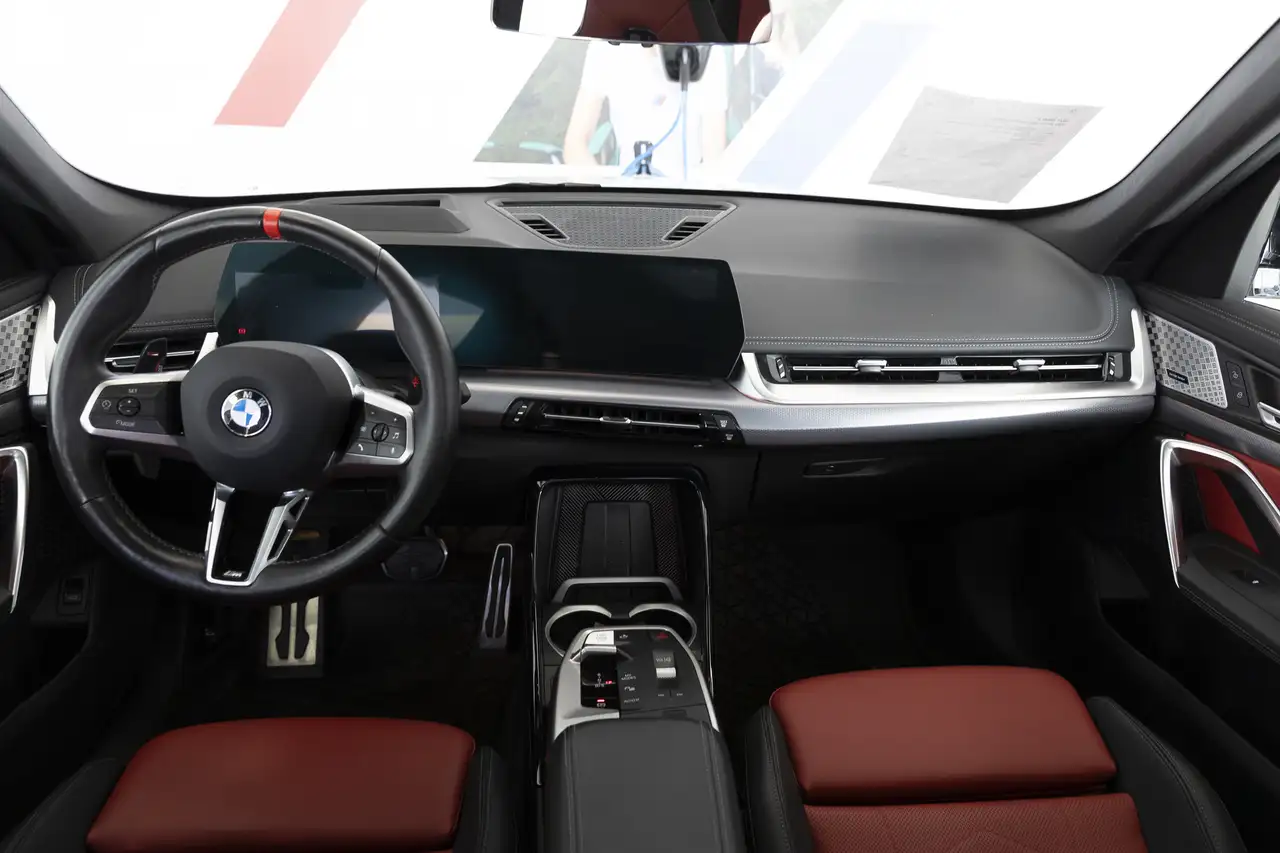 BMW X1 снимка BMW X1