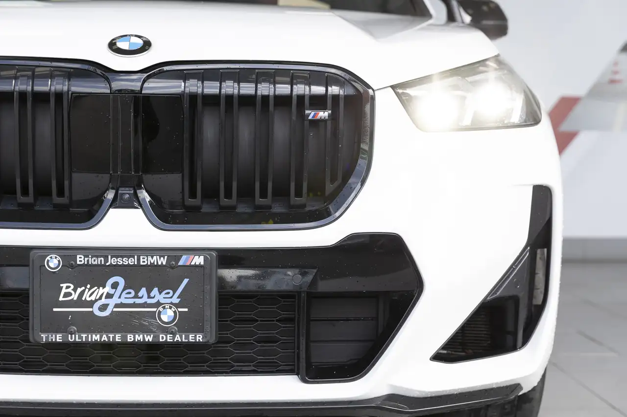 BMW X1 снимка BMW X1