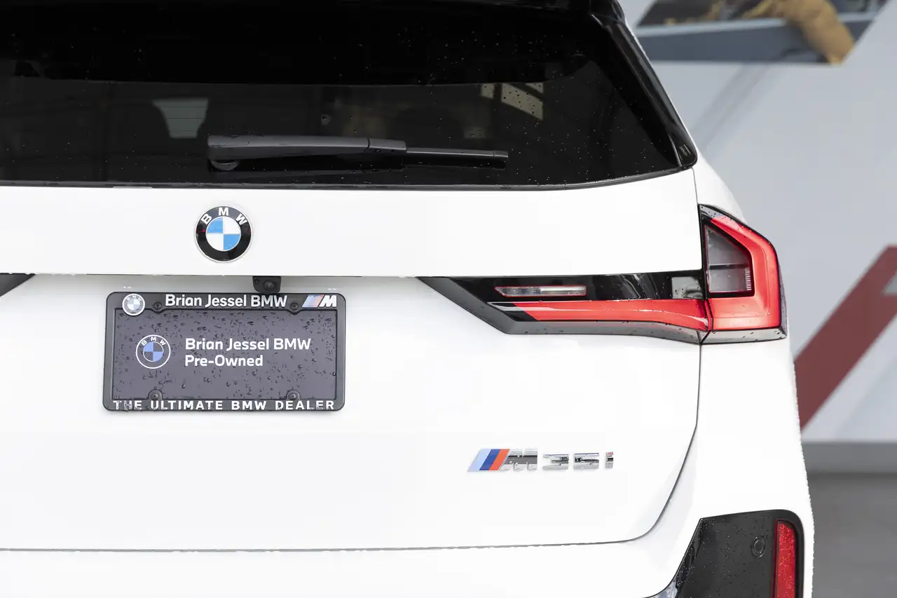 BMW X1 снимка BMW X1