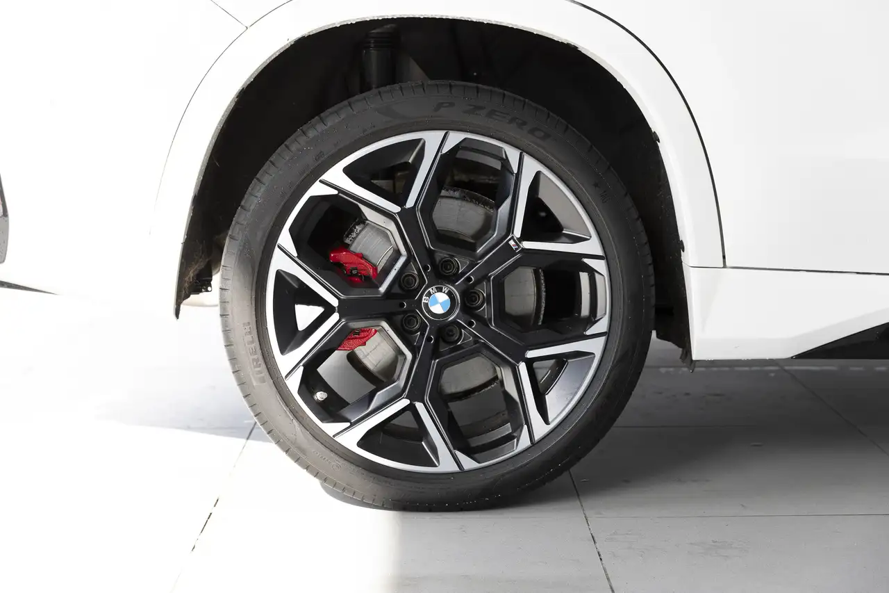 BMW X1 снимка BMW X1