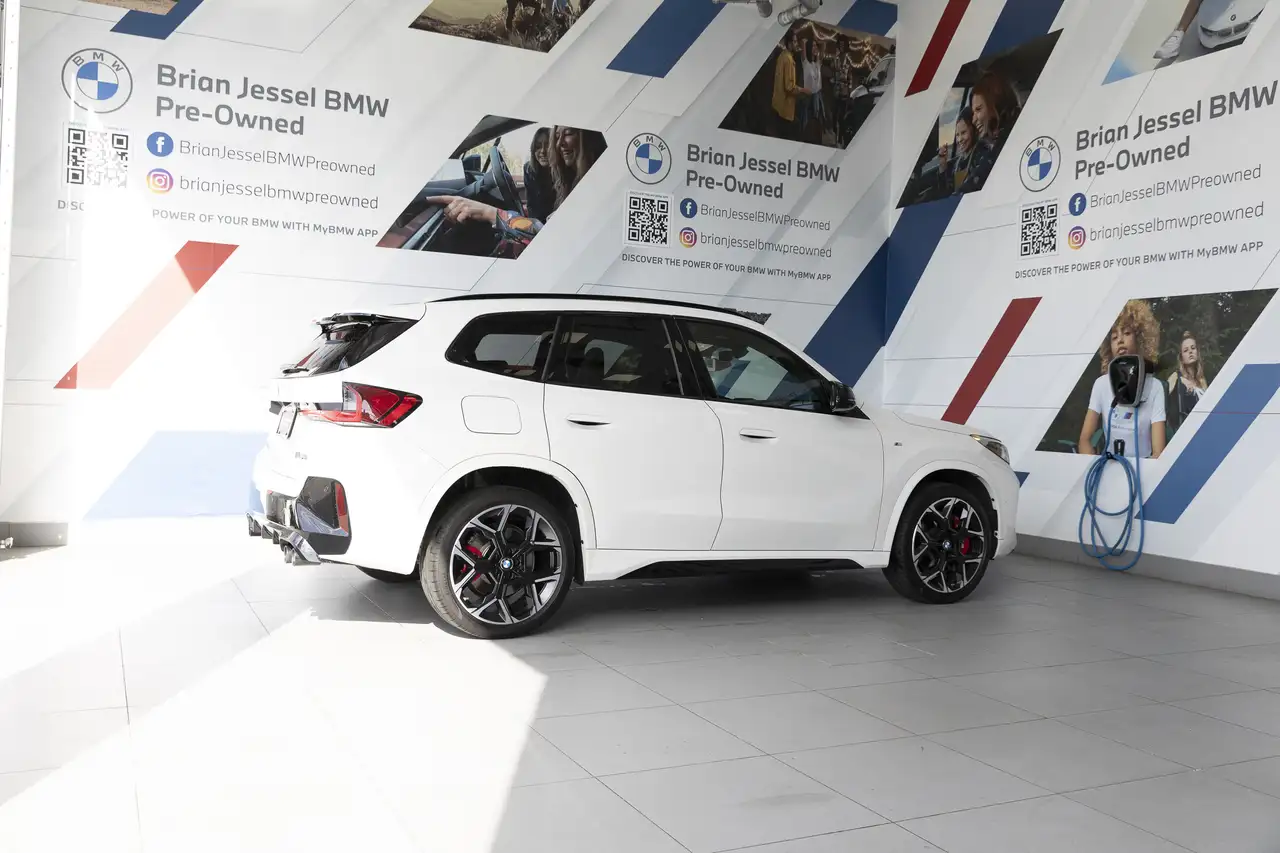 BMW X1 снимка BMW X1