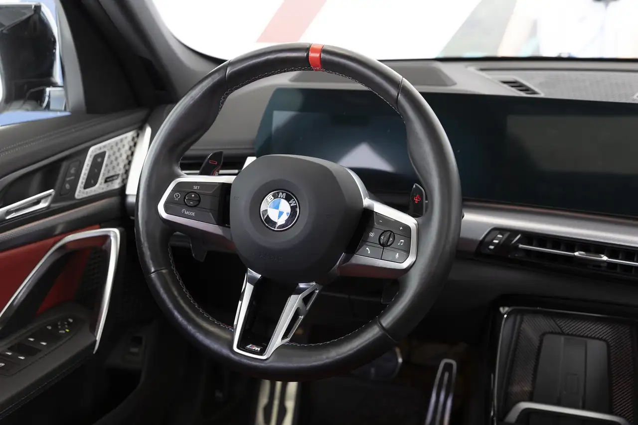 BMW X1 снимка BMW X1