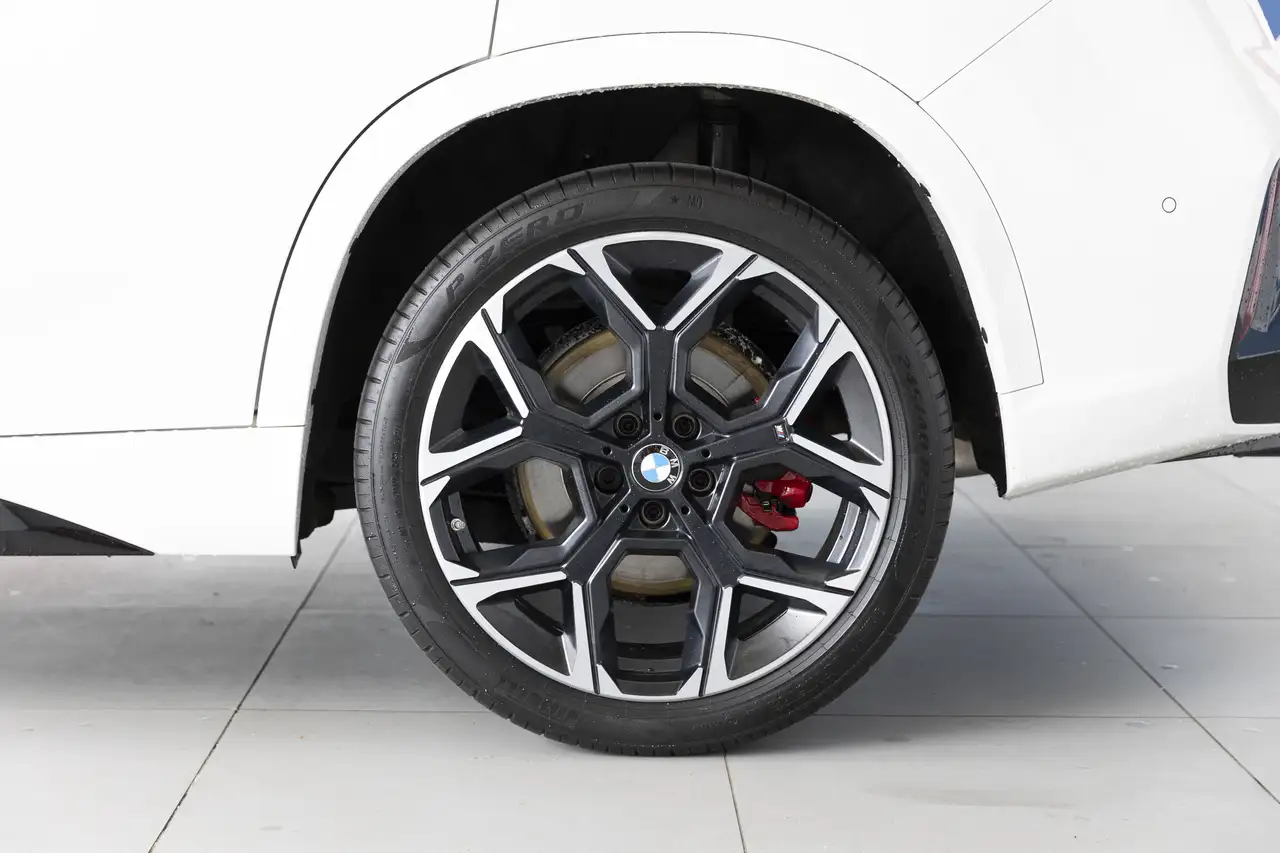 BMW X1 снимка BMW X1