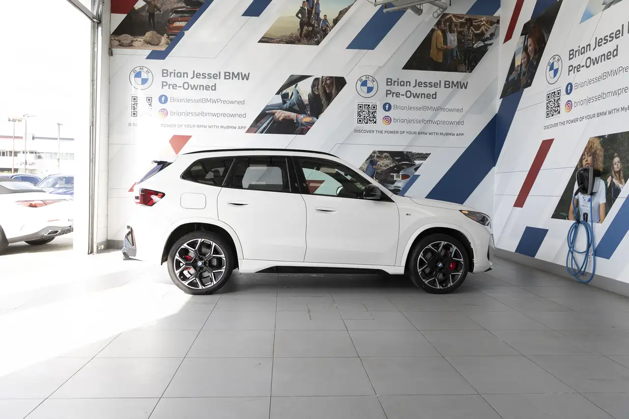 BMW X1 снимка BMW X1