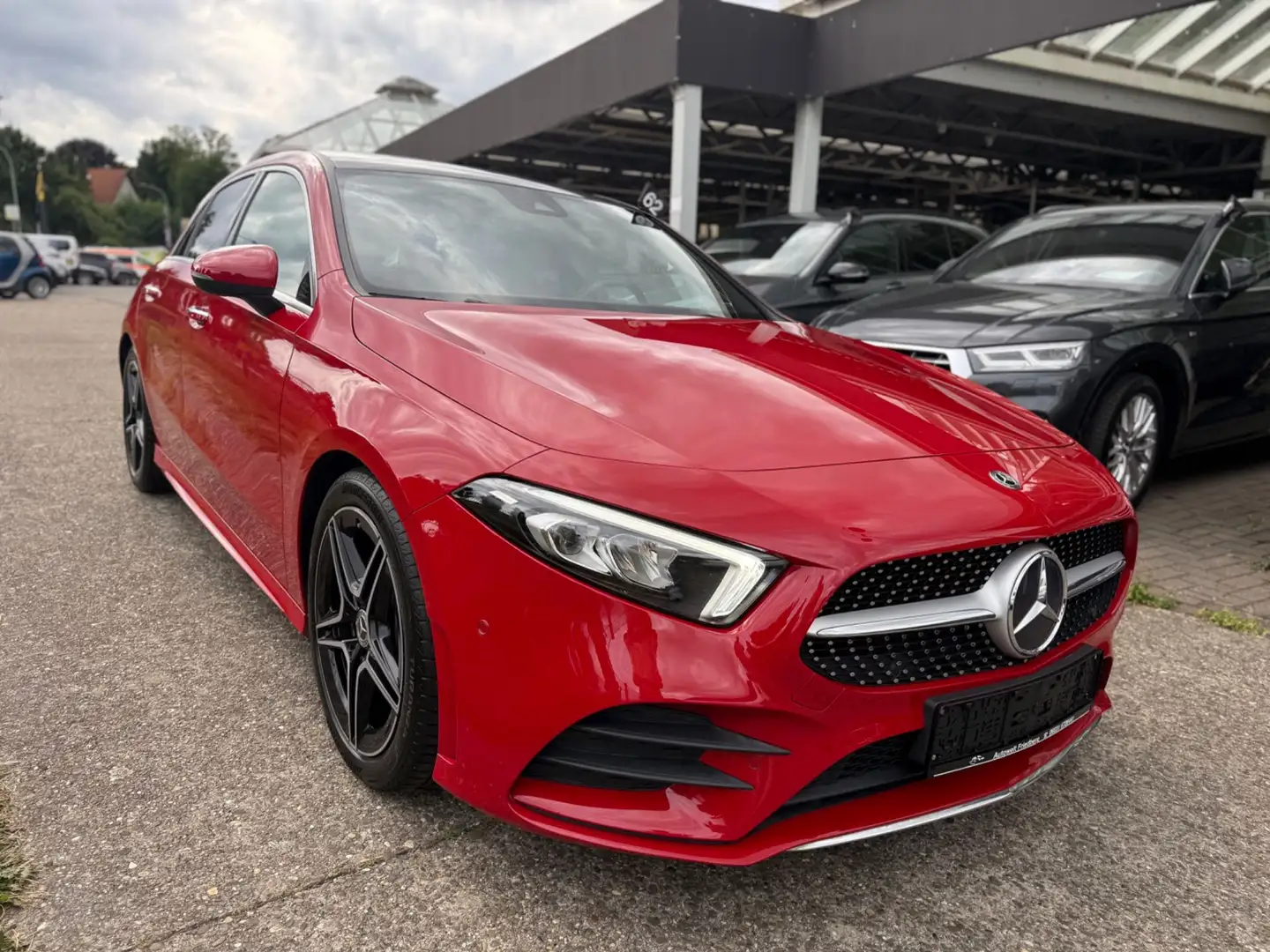 Mercedes-Benz A 250 AMG Line PANO*KAMERA*GARANTIE Rot - 2