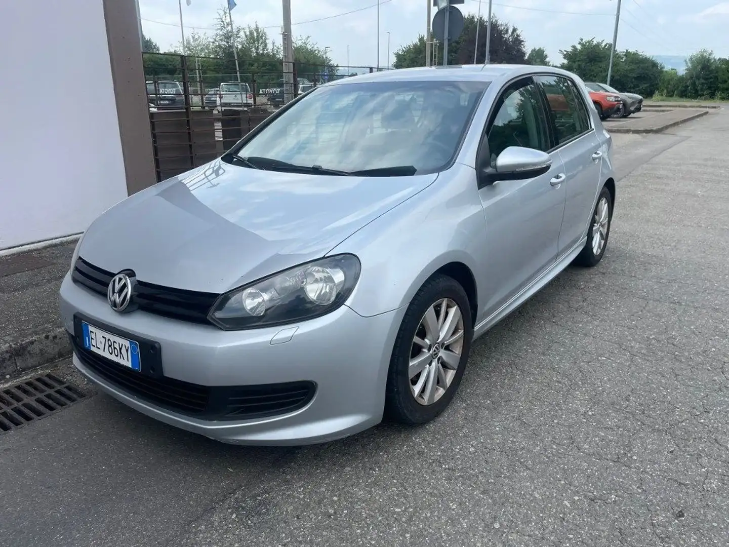 Volkswagen Golf 1.6 TDI DPF 5p. Argento - 1